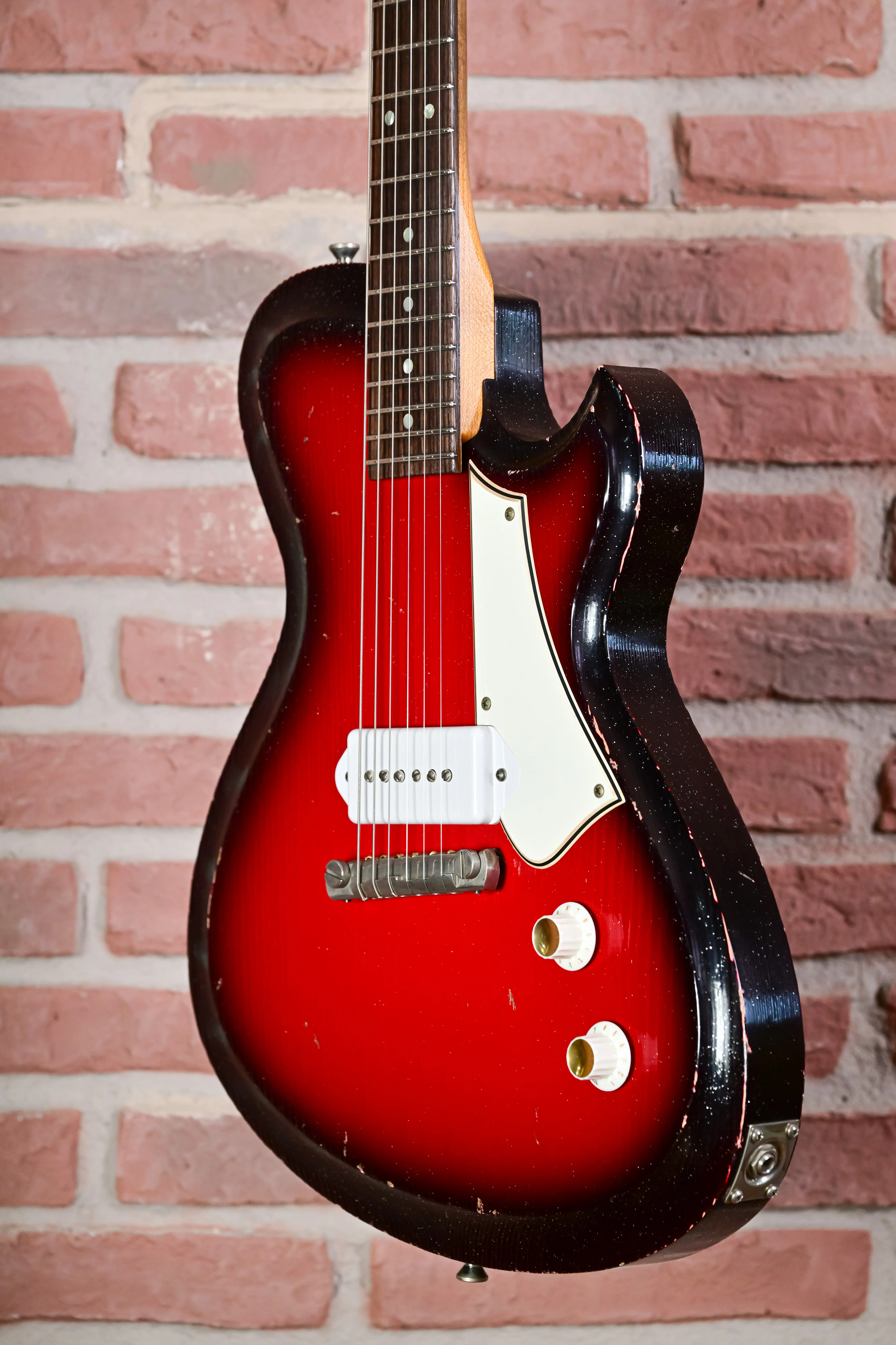 Solus M1 Silvertone Burst 3-Ply Parchment Light