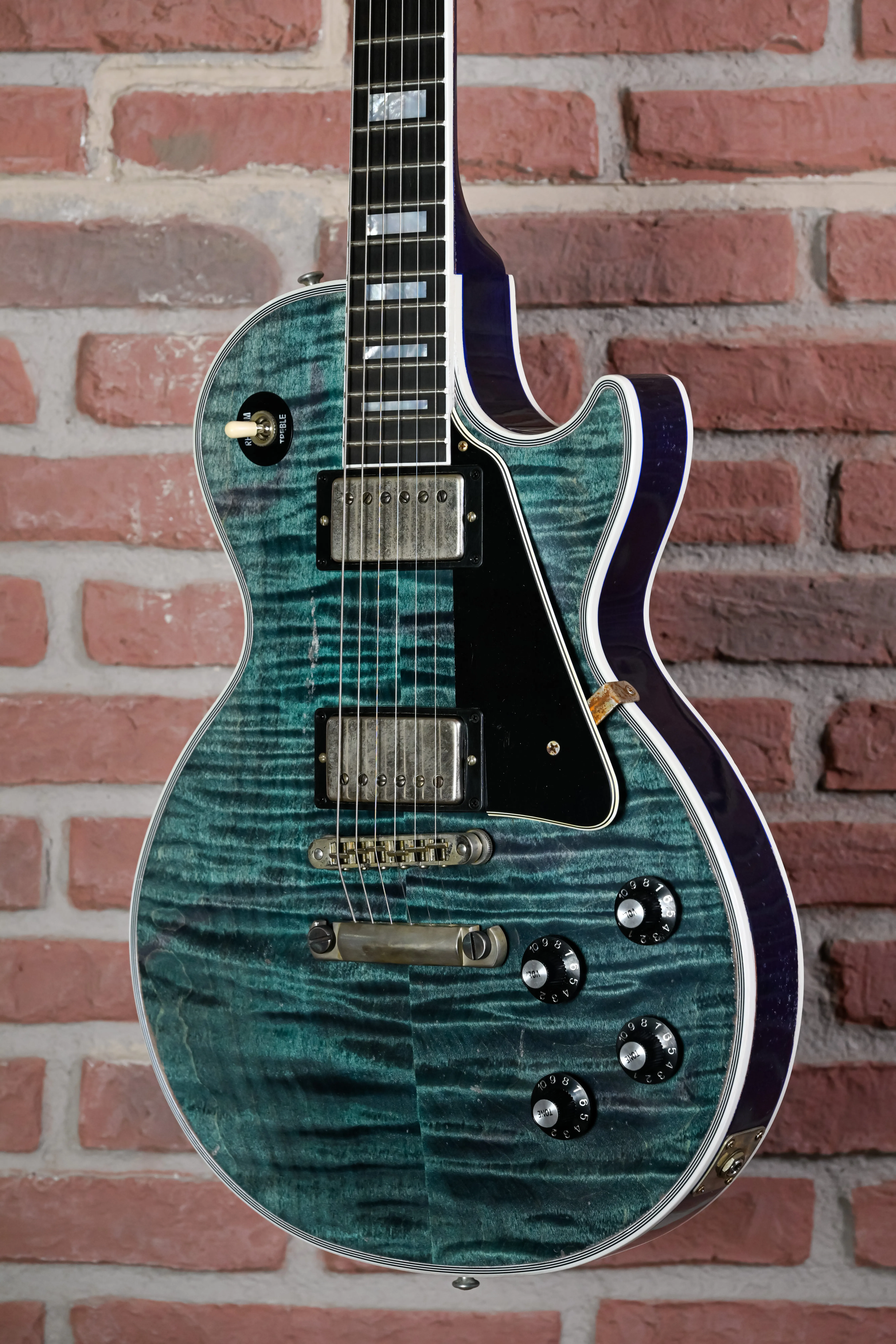 Les Paul Custom Nordic Blue Murphy Lab Heavy Aged Seitenansicht des Gitarrenkorpus