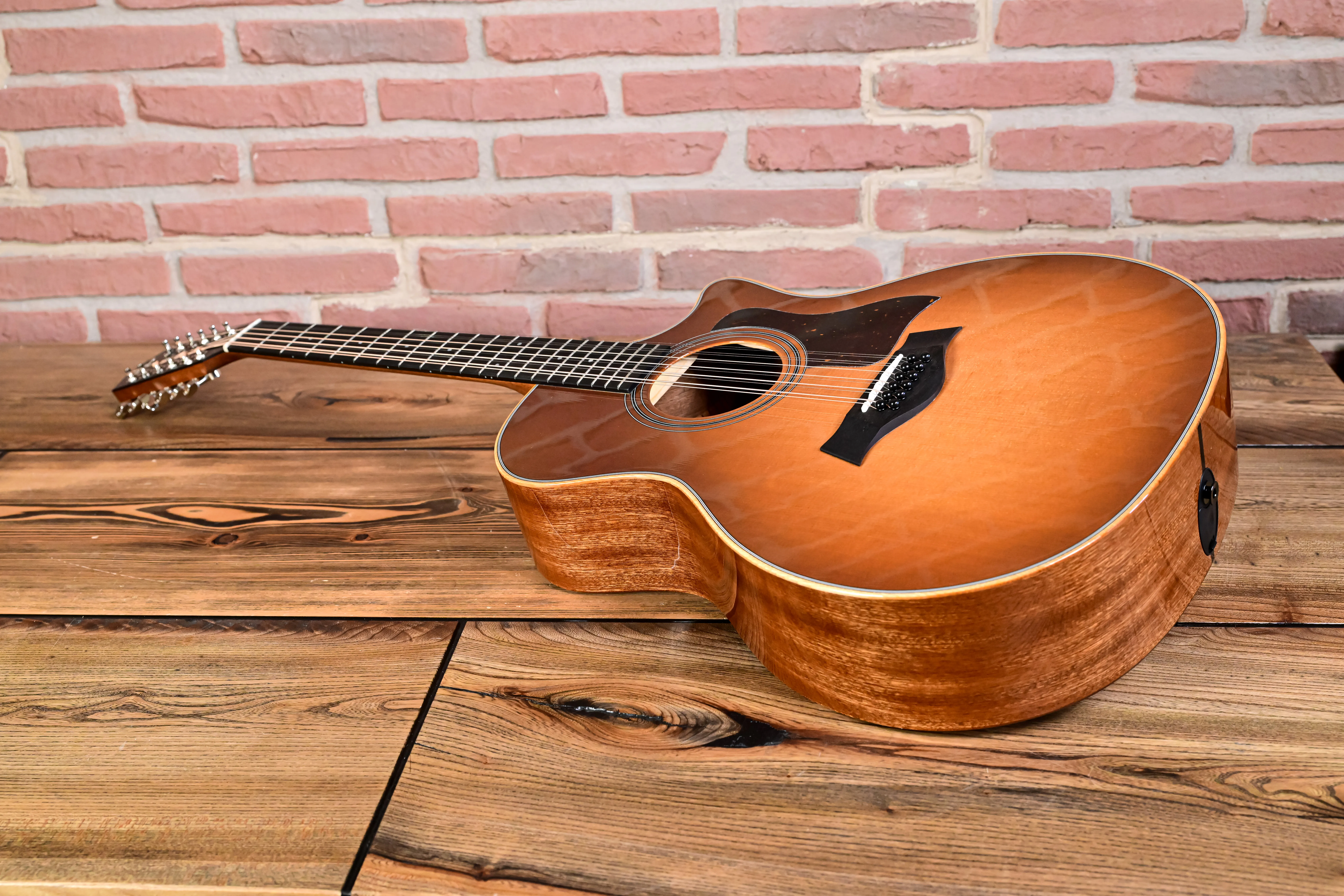 354ce Studio Special Edition Honeyburst