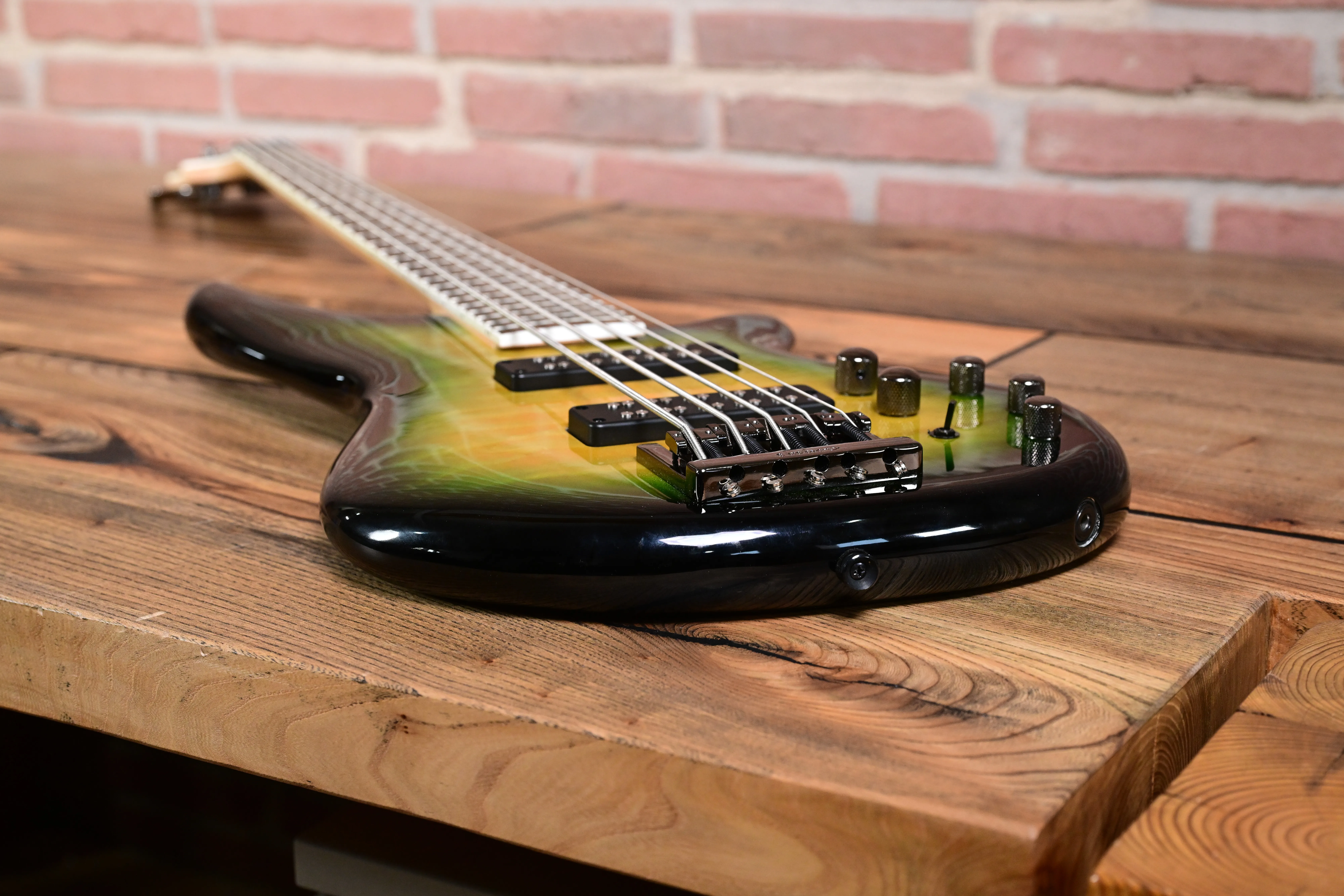JS3Q Spectra V Alien Burst (Kommissionsware)