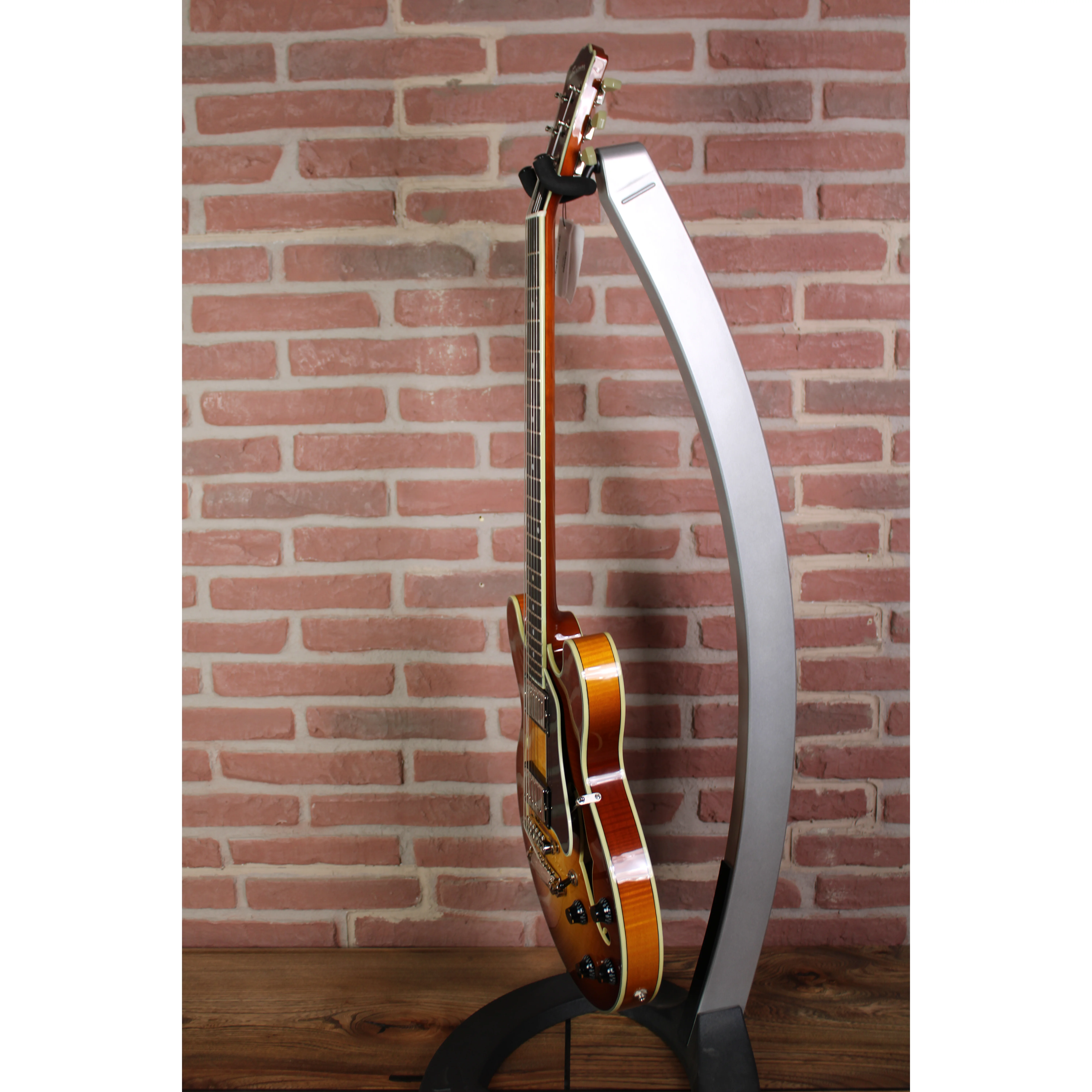 Seitliche Ansicht des schlanken Thinline-Designs Eastman T484