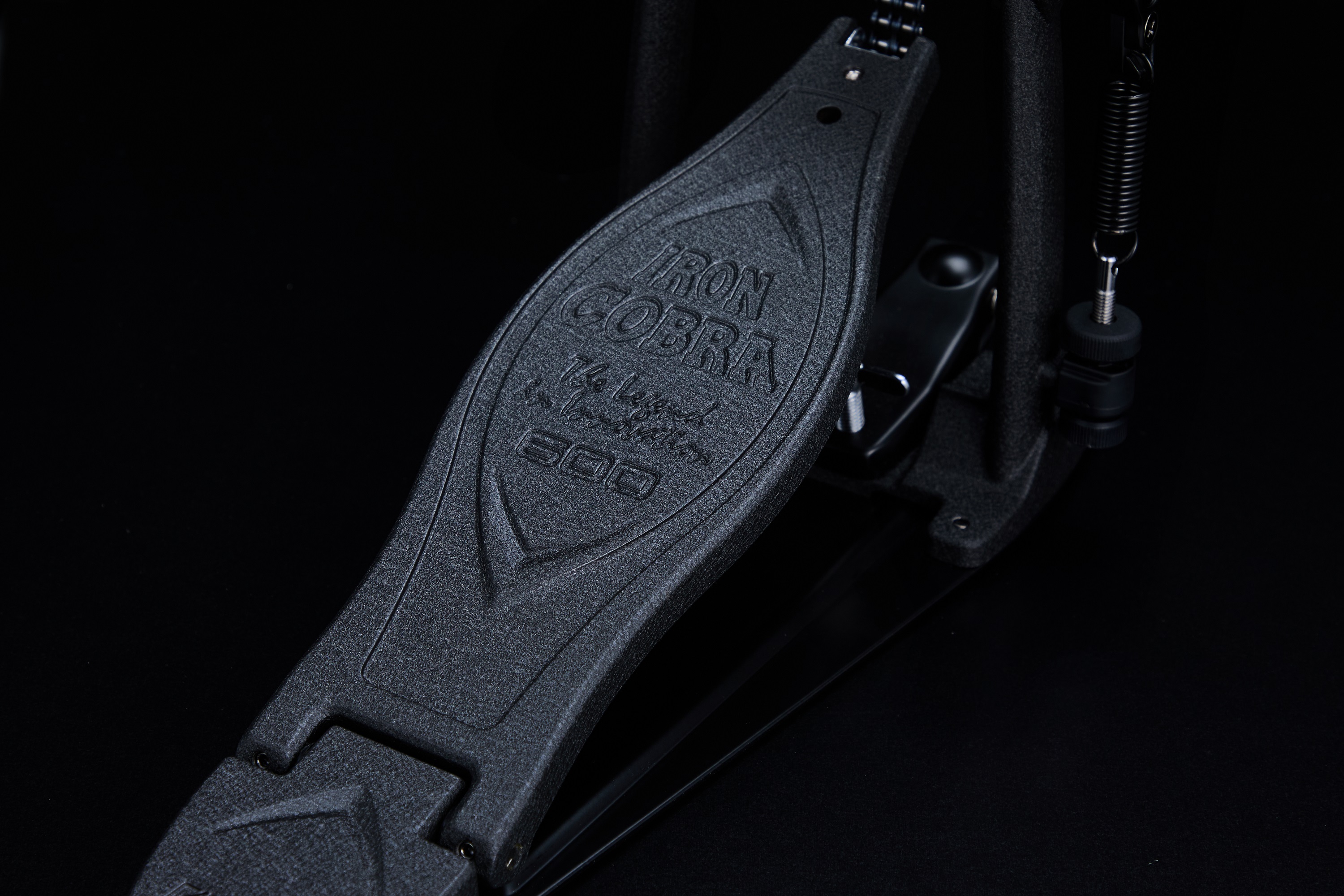 Iron Cobra 600 Pedal Dark Shadow Edition