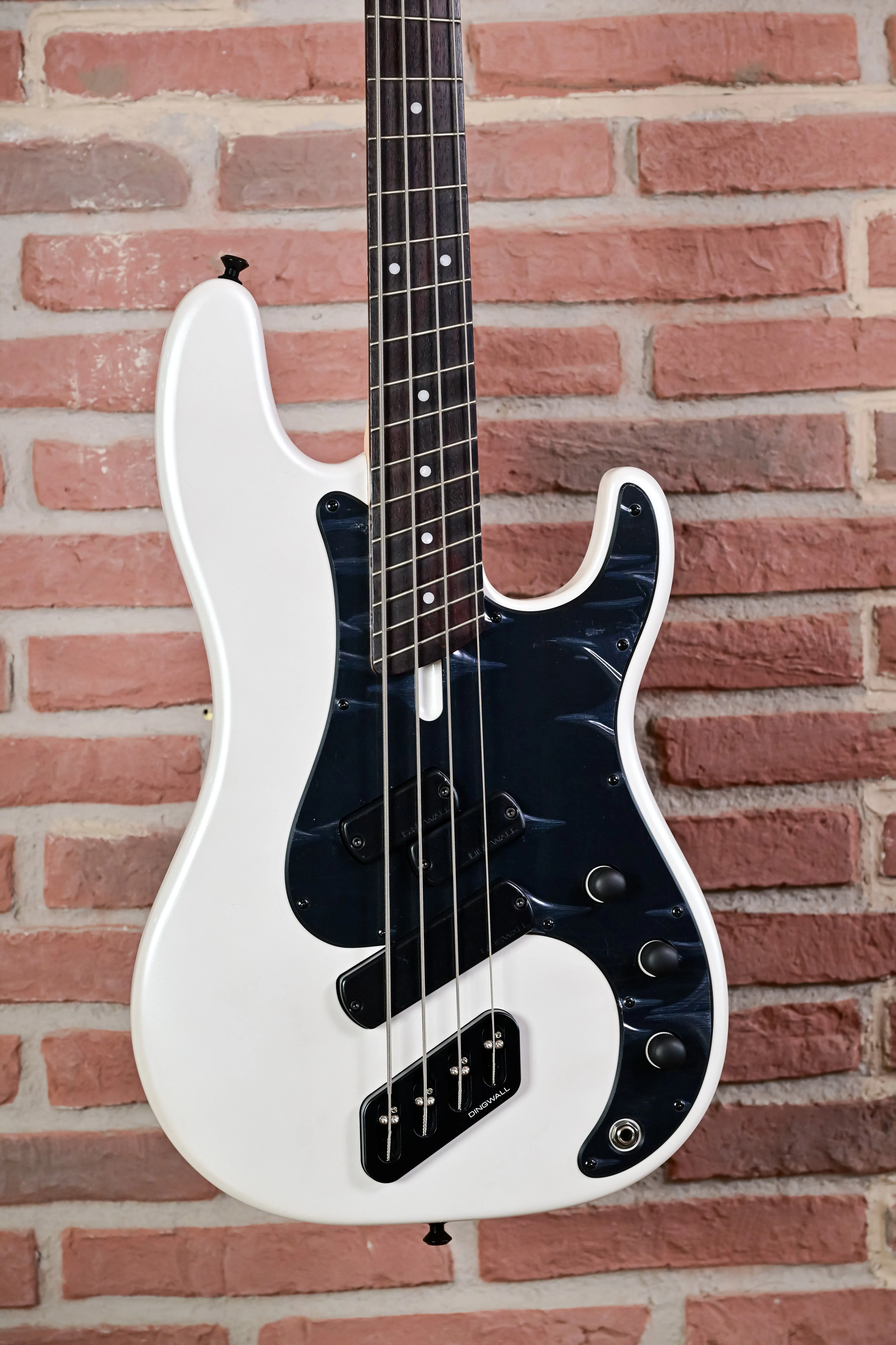 SP1 4-String Ducati White