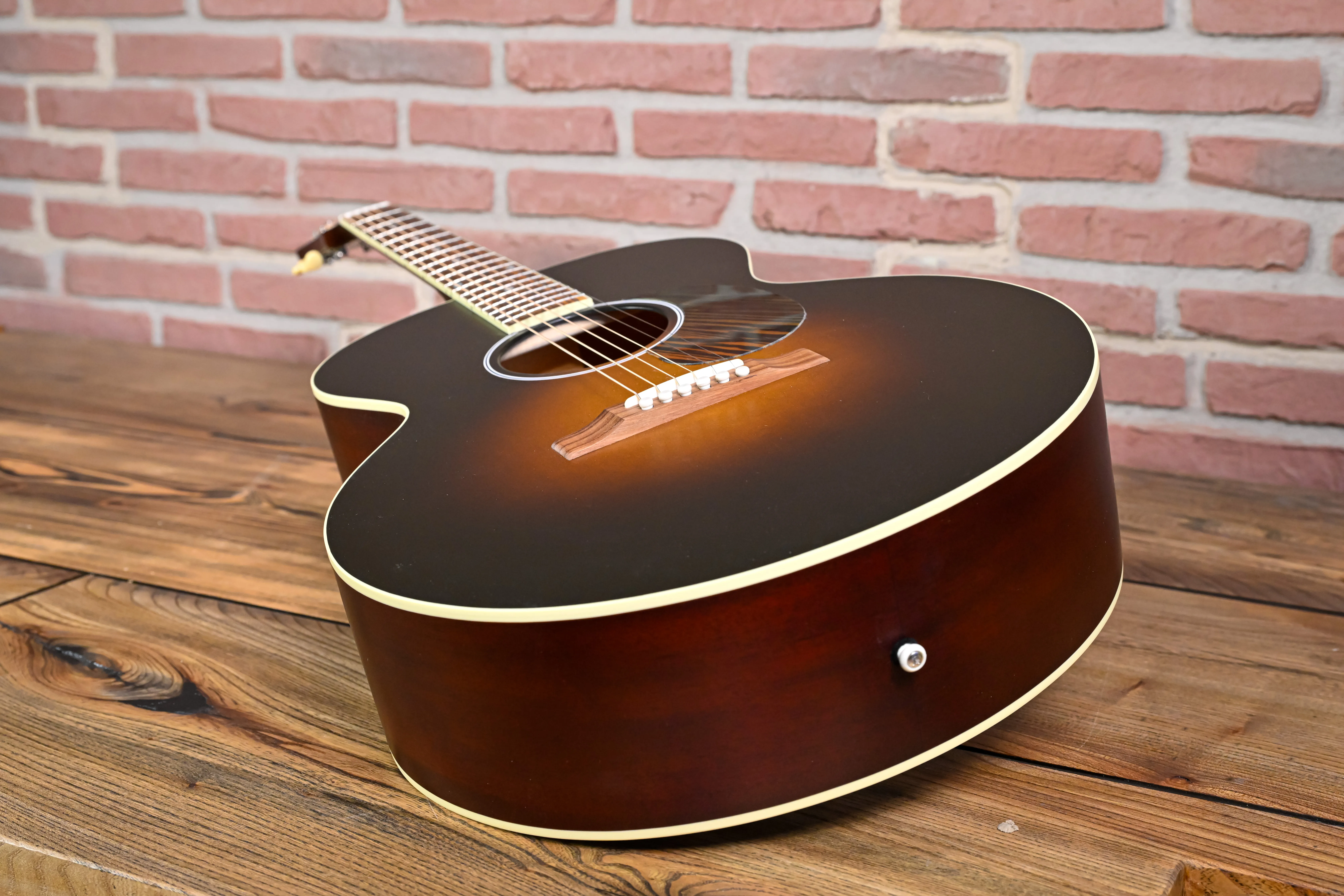 J-185 Century 12-Fret Vintage Sunburst Westerngitarre