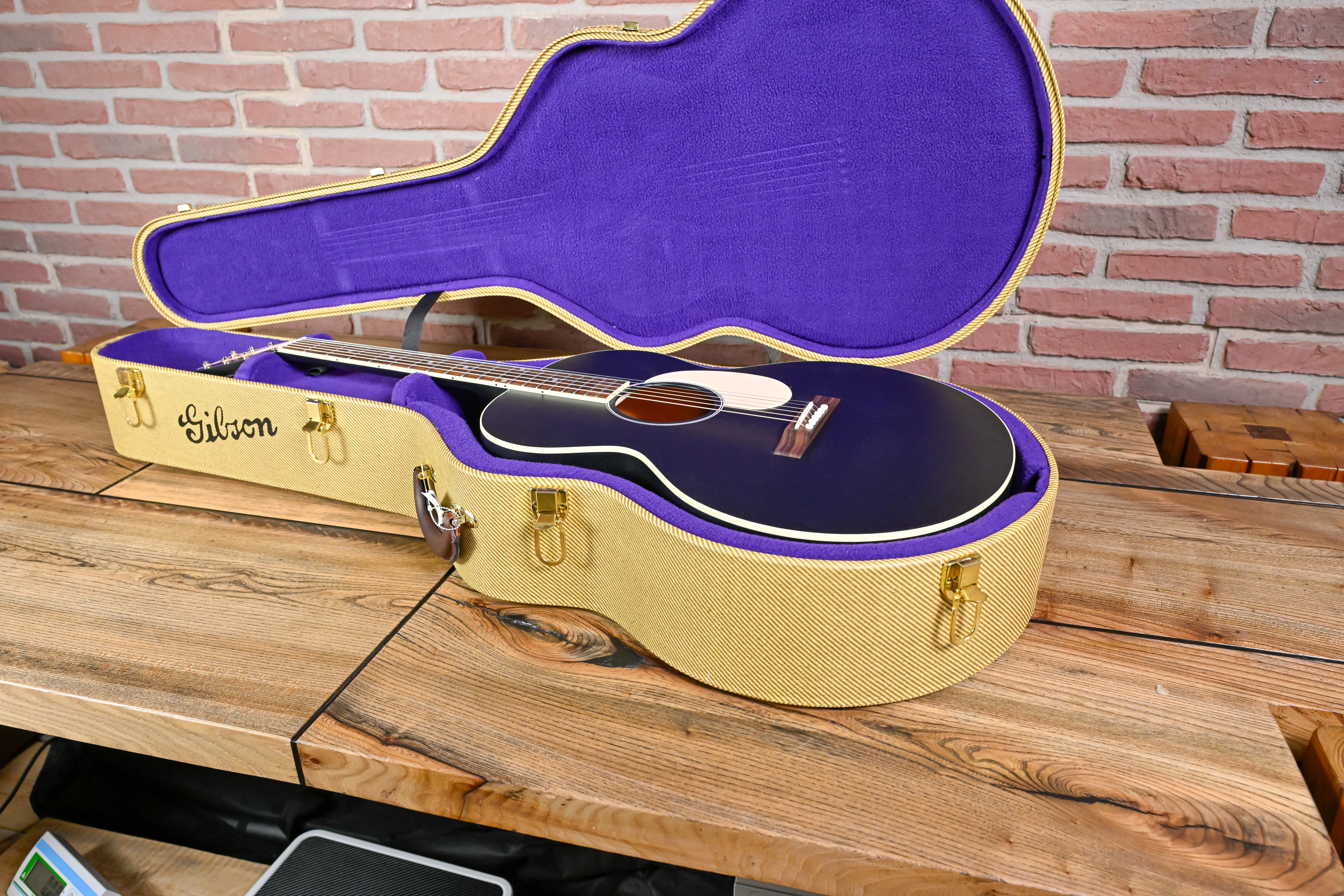 J-185 Century 12-Fret Ebony Westerngitarre