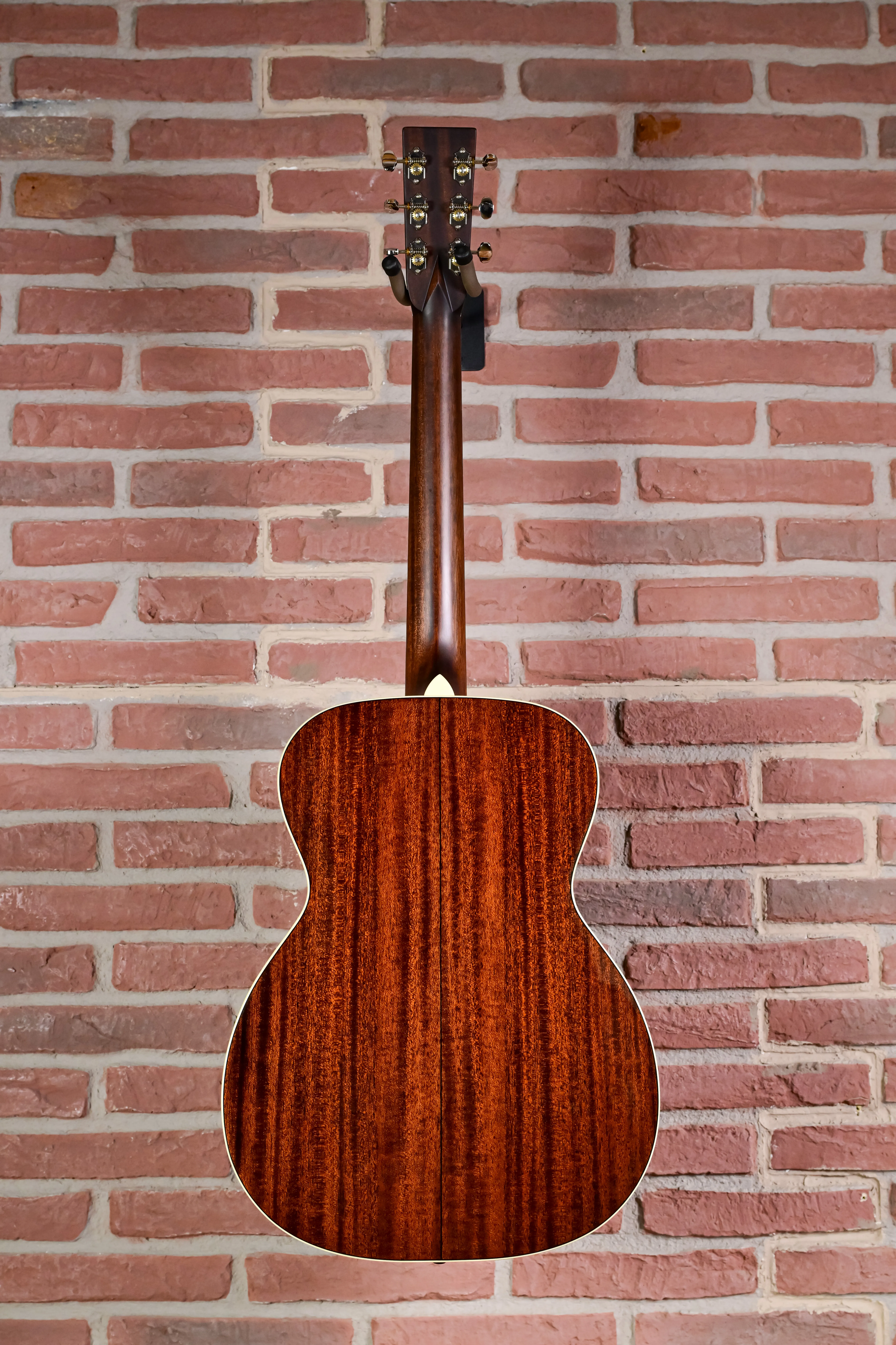 00-14 Hogtop Akustikgitarre All Mahogany
