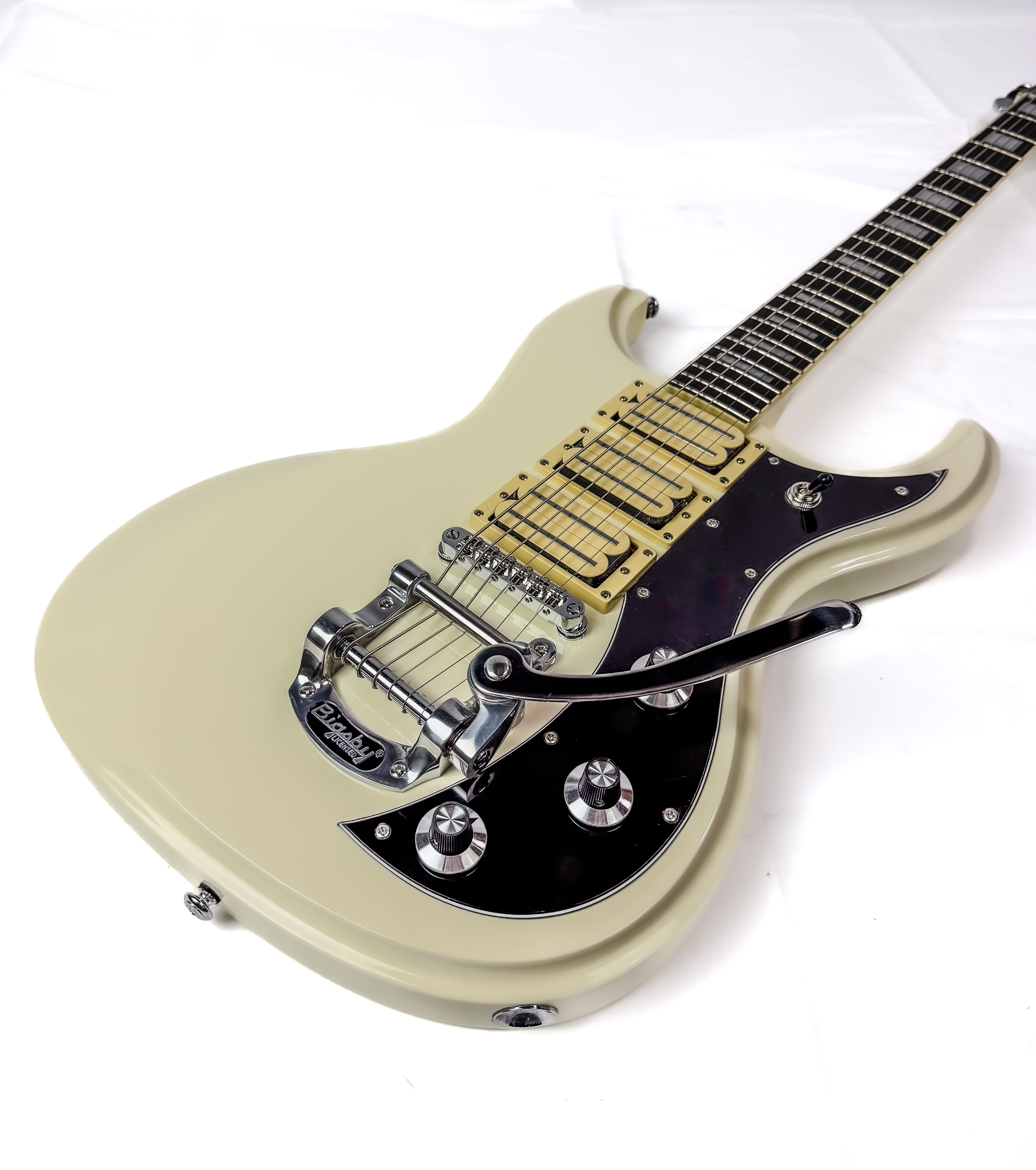 Gnarwhal DE Baritone – Vintage White Bigsby