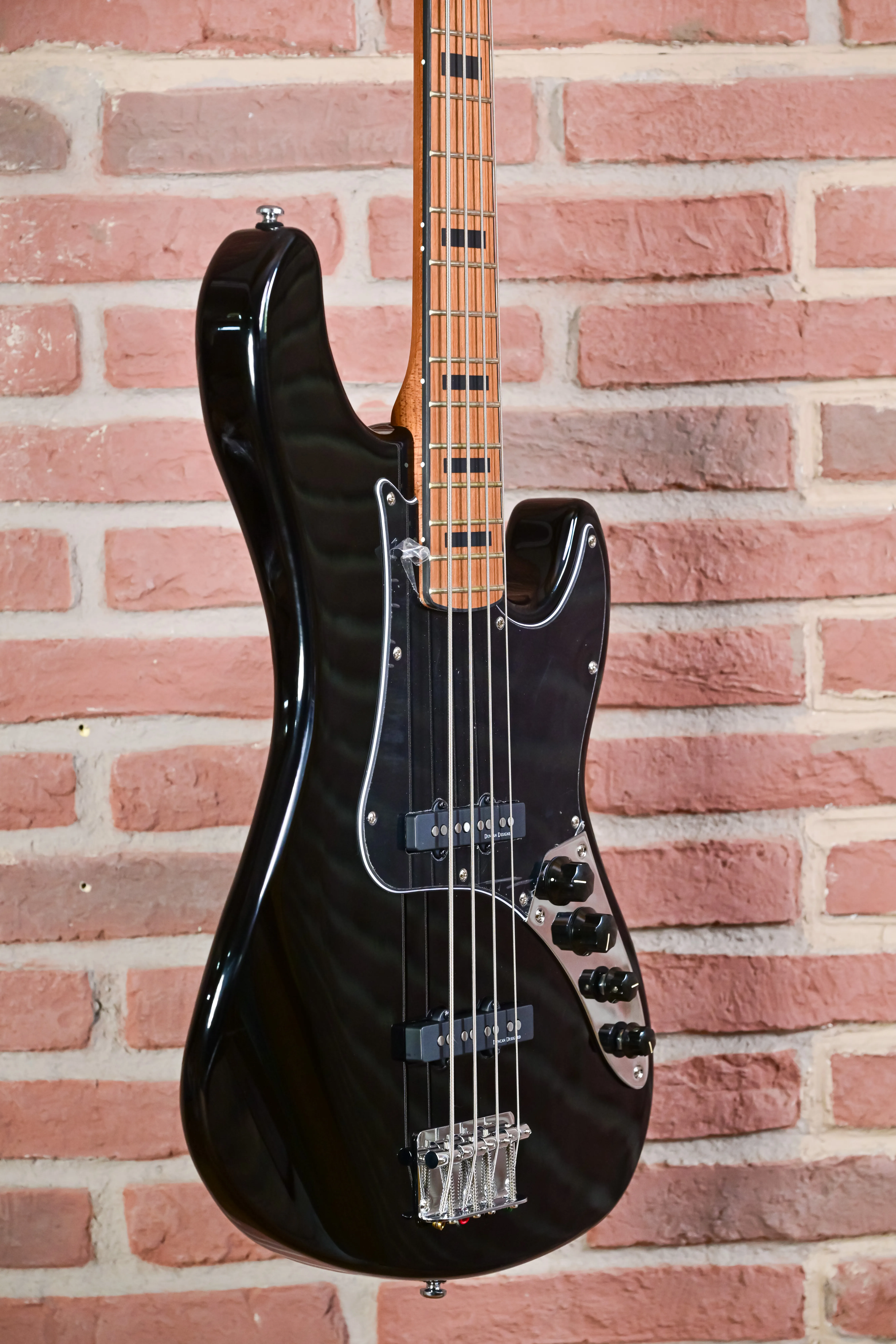 GB64JJ Bass Black