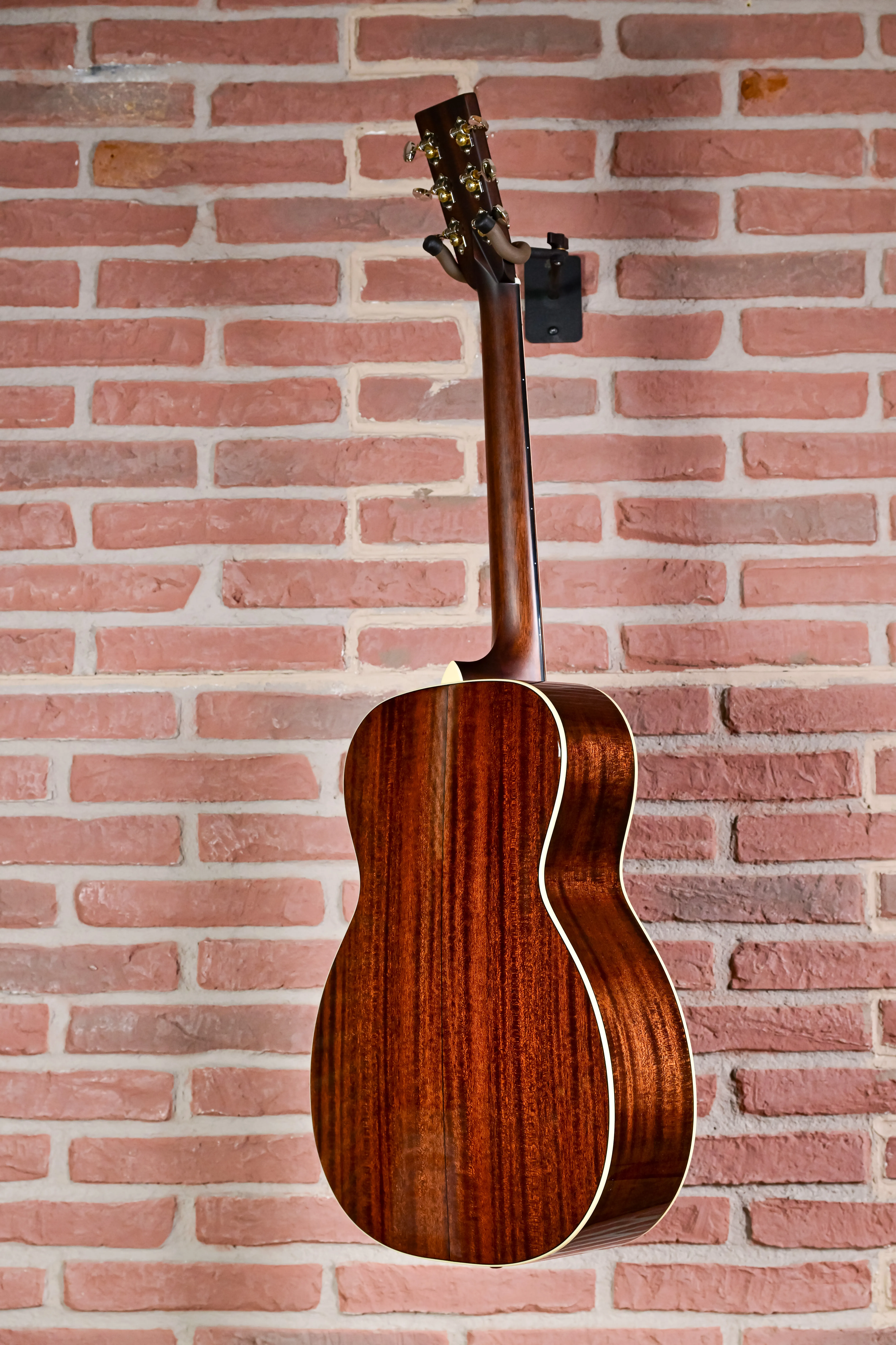 00-14 Hogtop Akustikgitarre All Mahogany