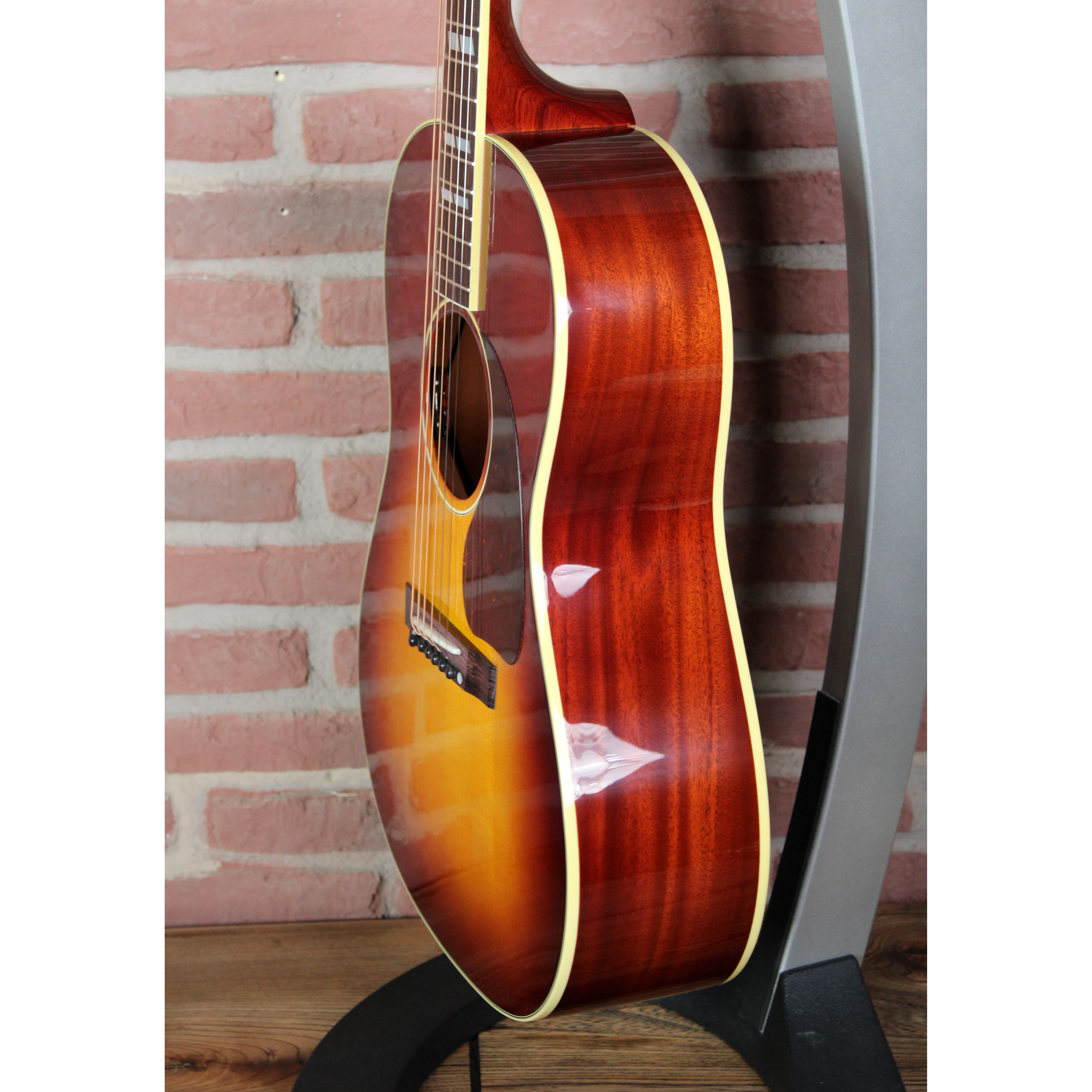 Gibson Custom M2M LG-2 Western Autumnburst Seitenansicht rechts