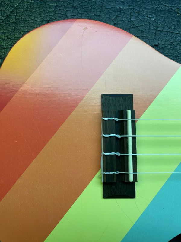 KA-SURF-FAROUT - Surf Series Far Out Concert Ukulele, with Bag (B-Stock)