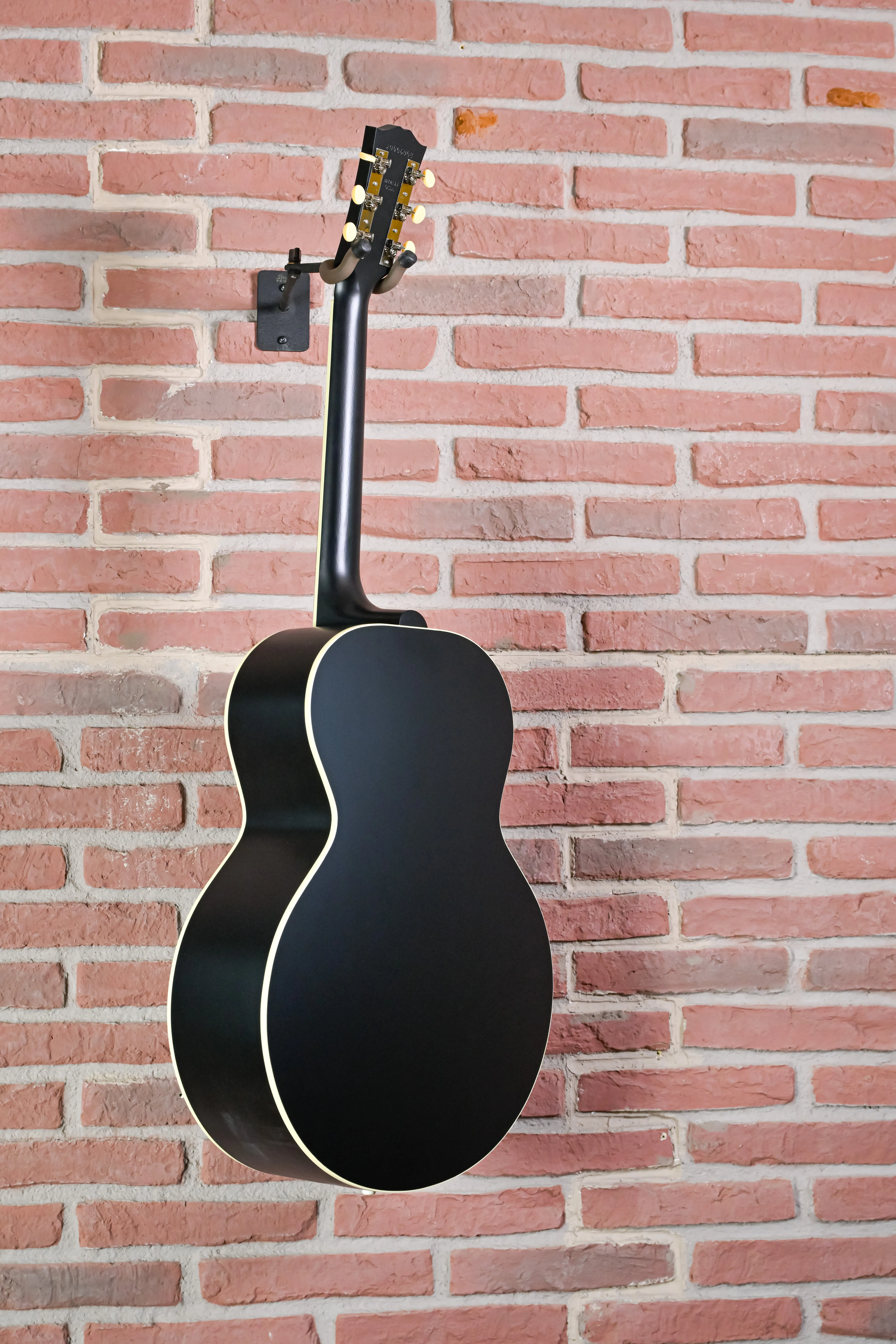 J-185 Century 12-Fret Ebony Westerngitarre