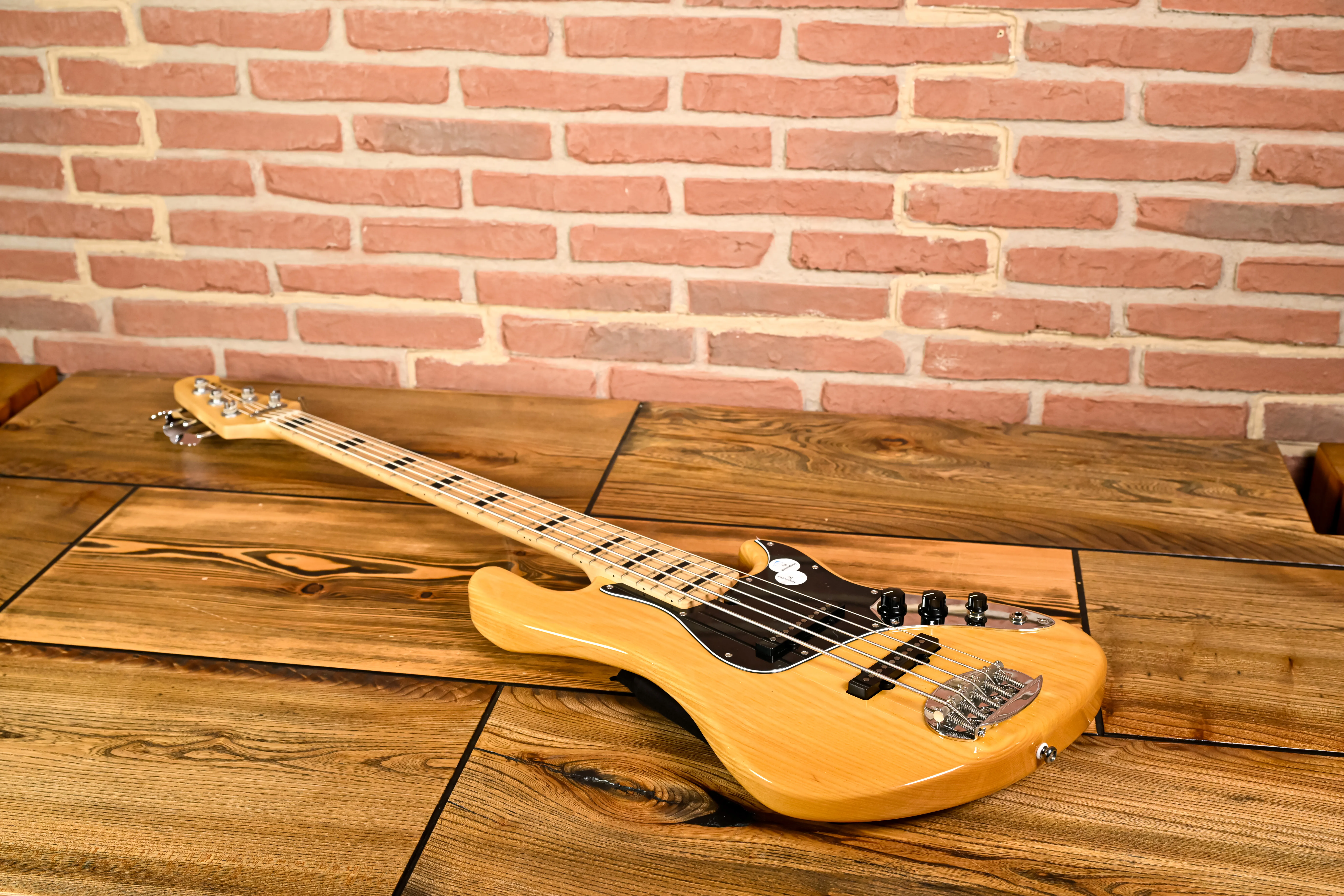 Skyline Darryl Jones Signature Bass 5-String - Natural Gloss