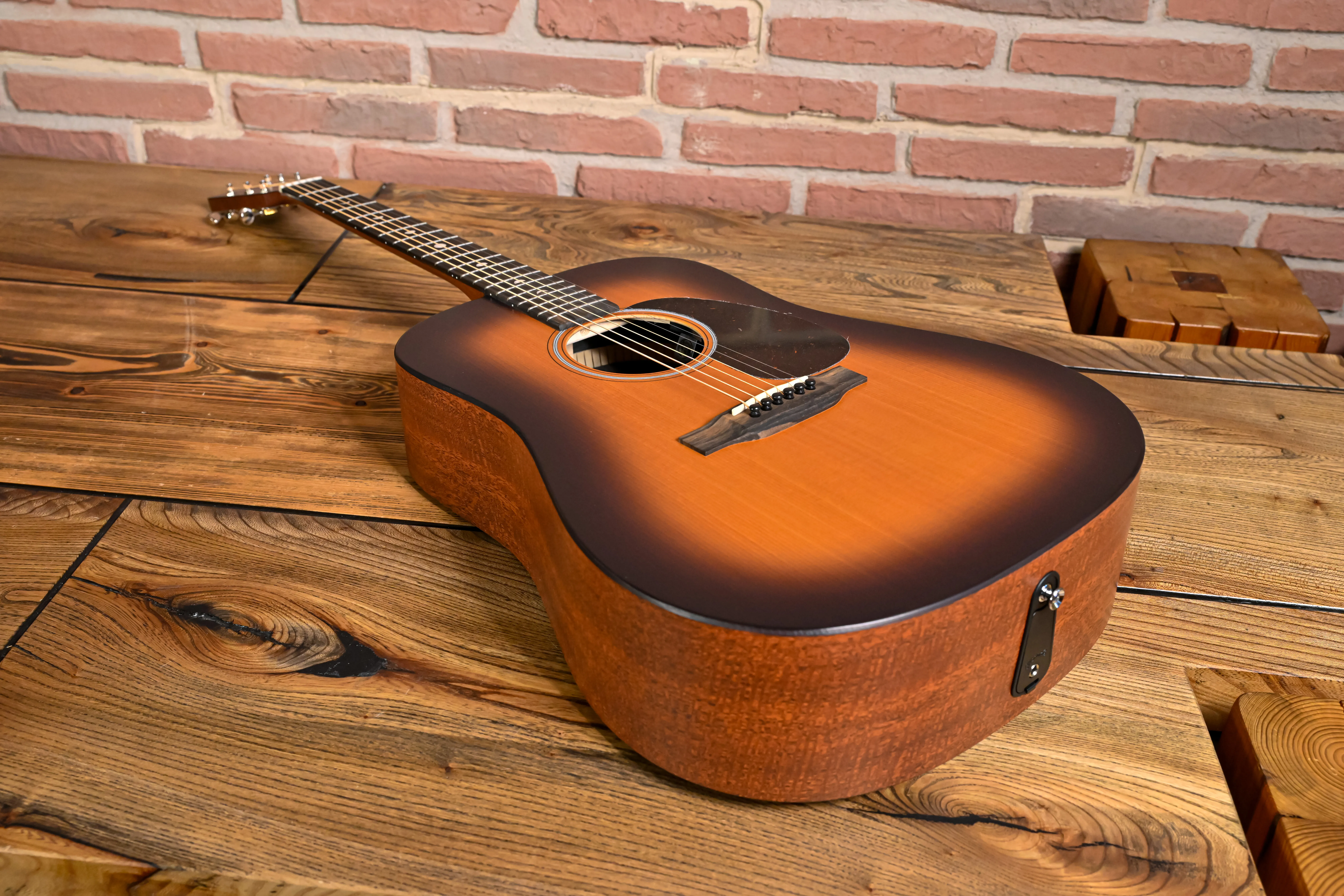 D-X2E Molly Tuttle Signature Dreadnought Westerngitarre