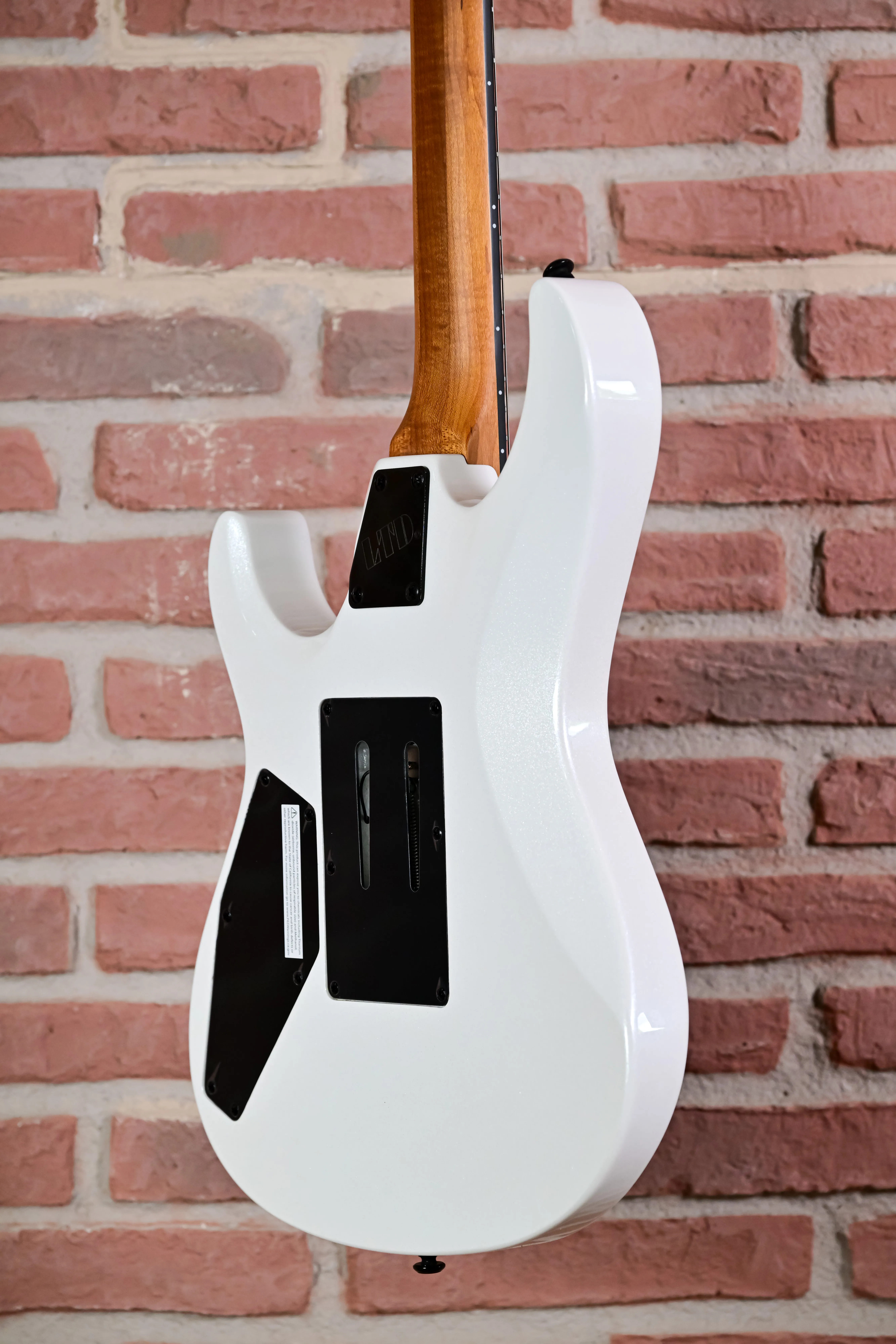 MV-1000 Maverick Pearl White E-Gitarre