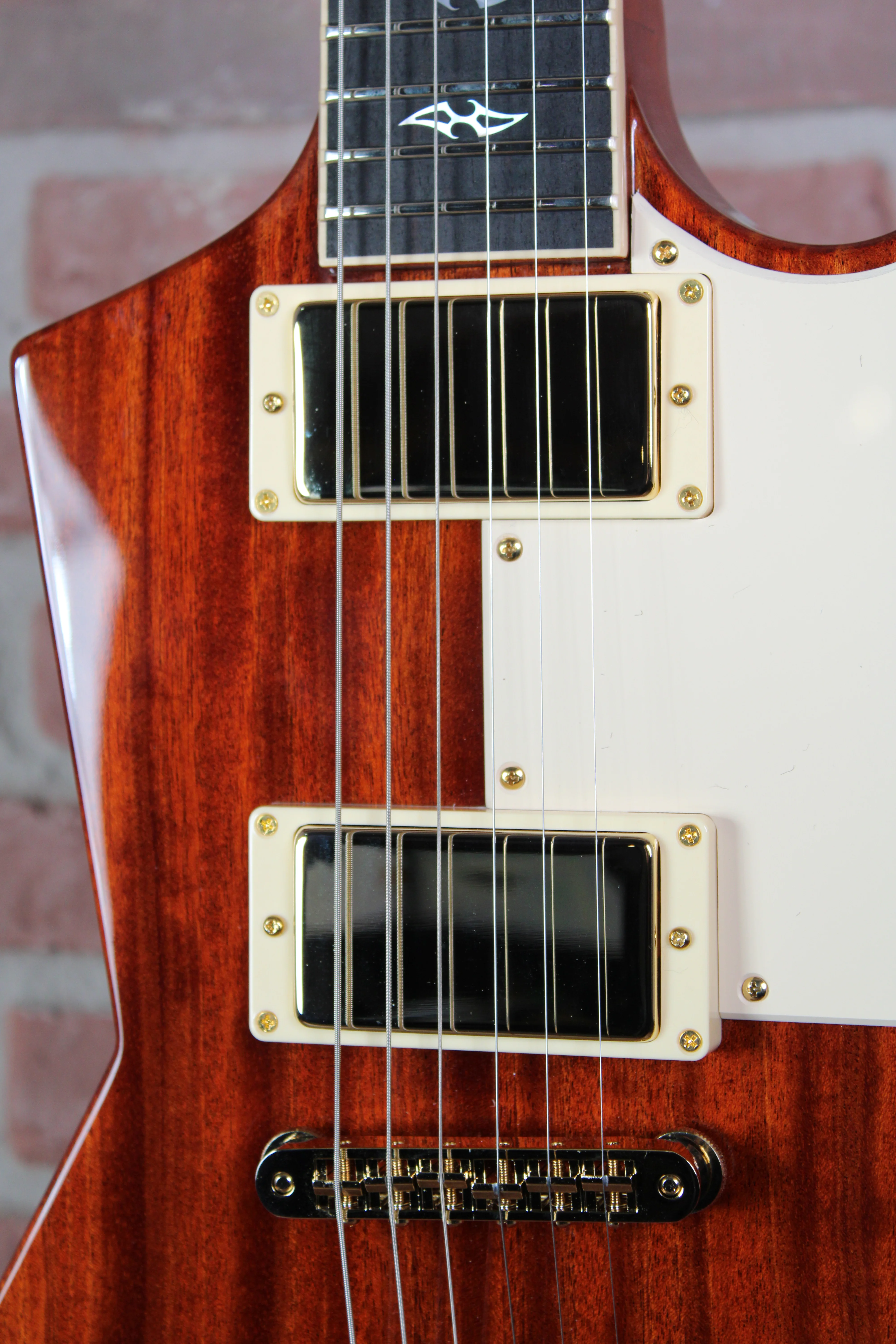 USA ZERO Pickguard Mahogany Gloss Natural Korpus mit Bridge und Pickups