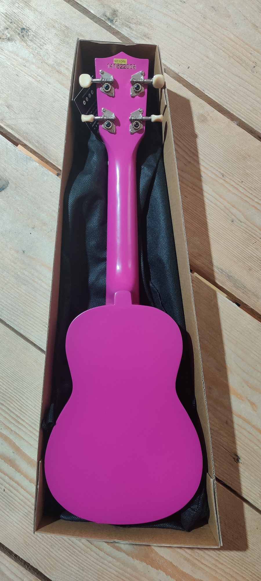 Ukadelic UK-DRAGONFRUIT - Dragon Fruit Soprano Ukulele, with Tote Bag "B-Stock"