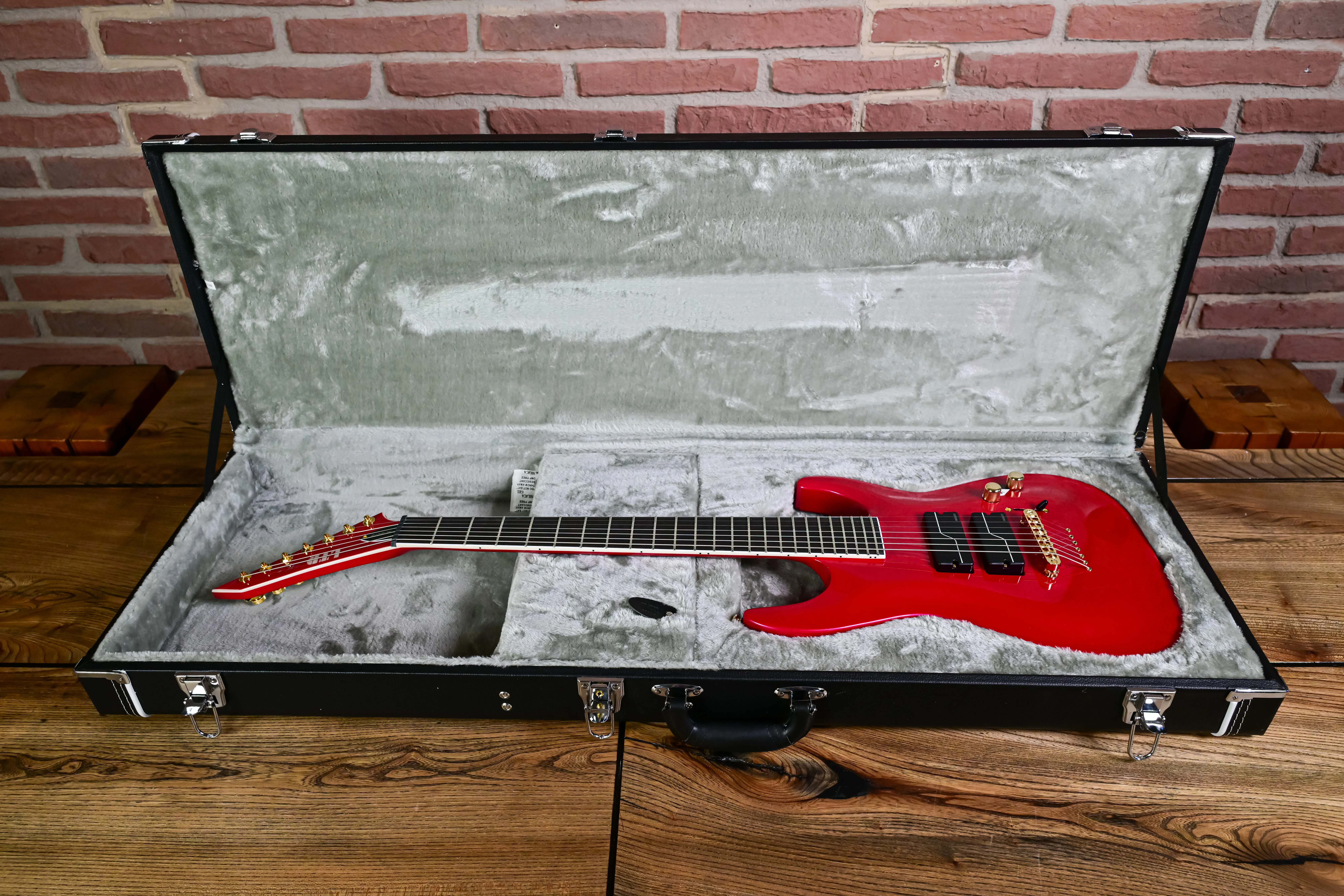 SC-607B Magenta Metallic Stephen Carpenter Signature E-Gitarre