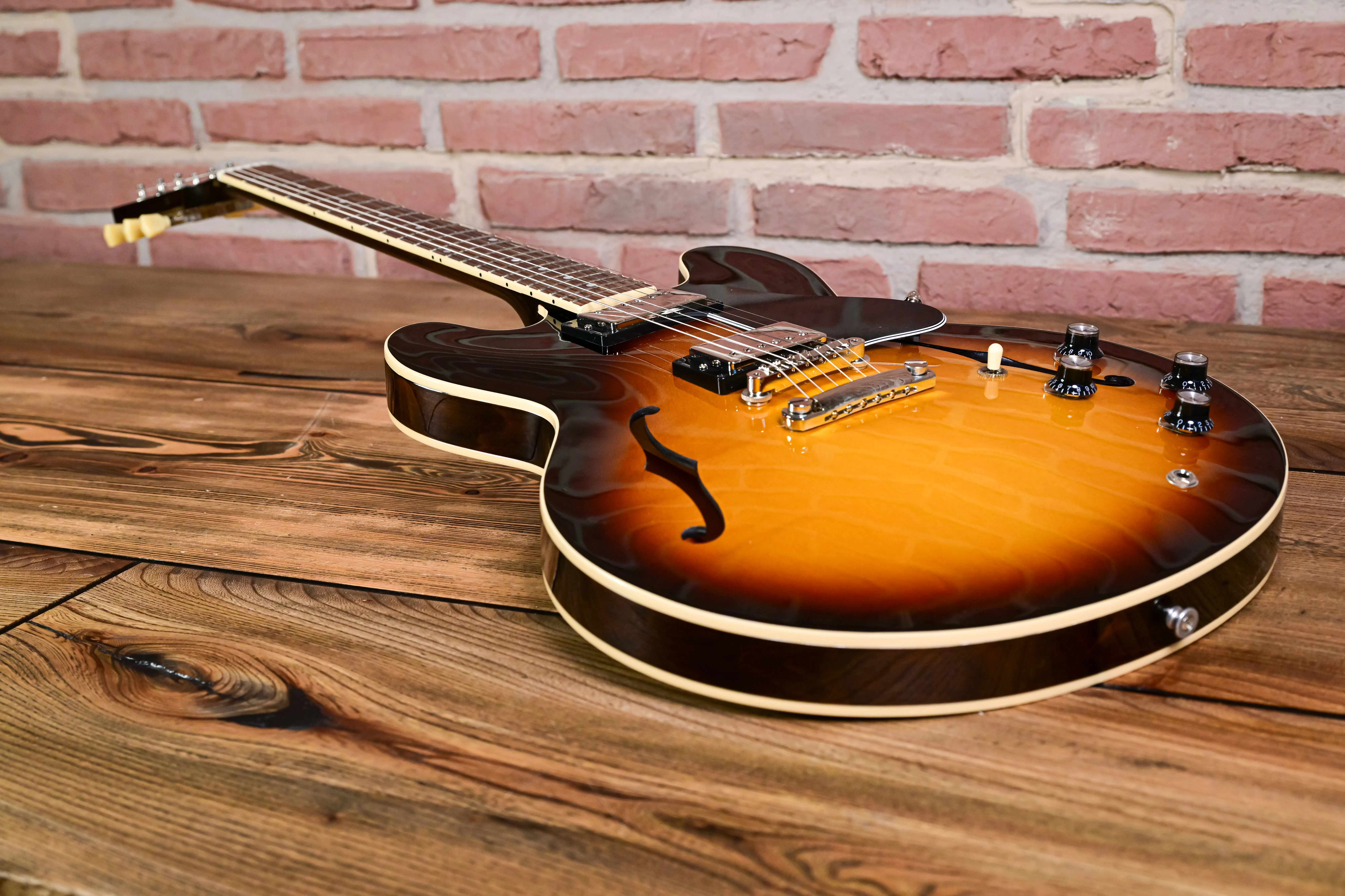 ES-335 Vintage Burst