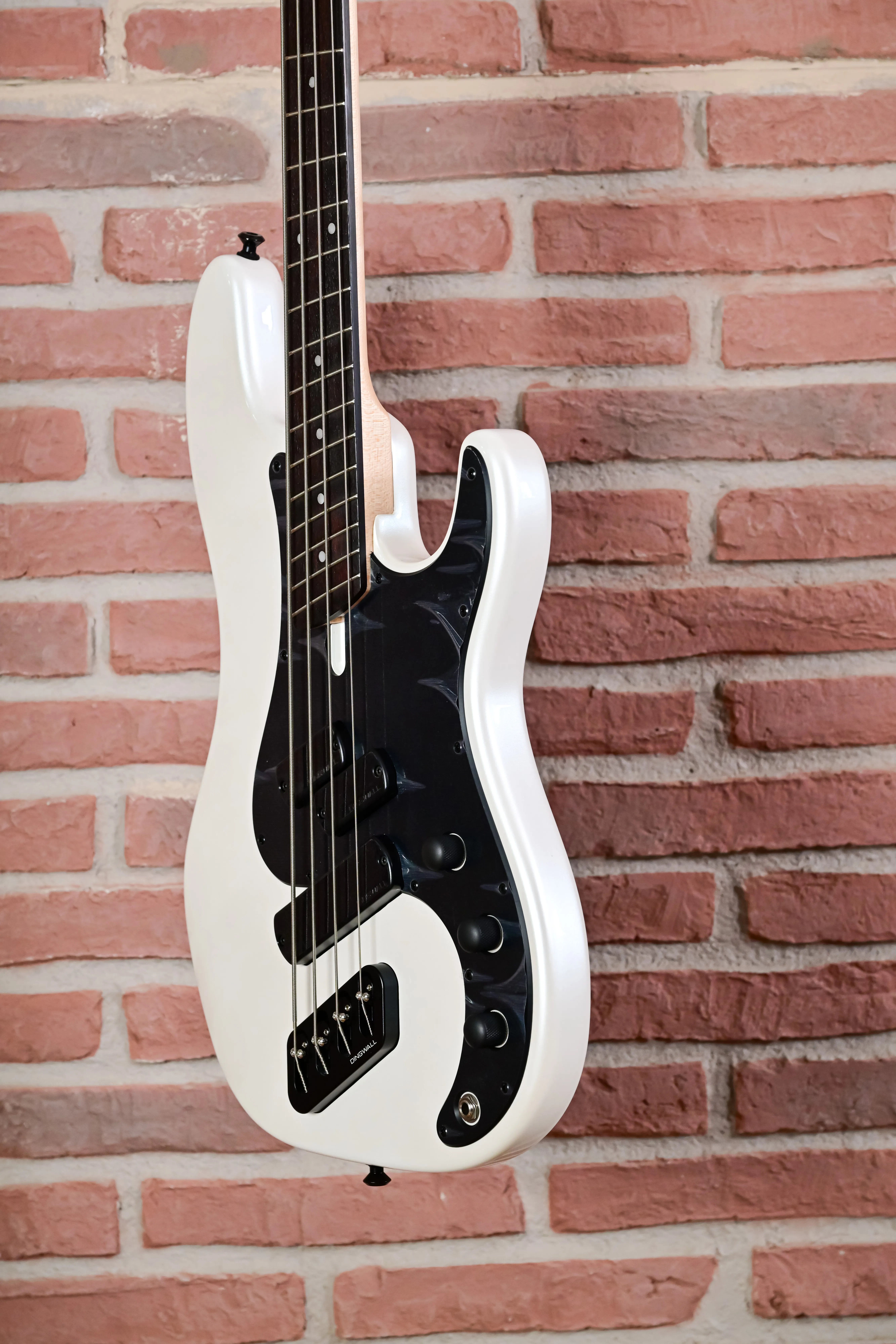 SP1 4-String Ducati White