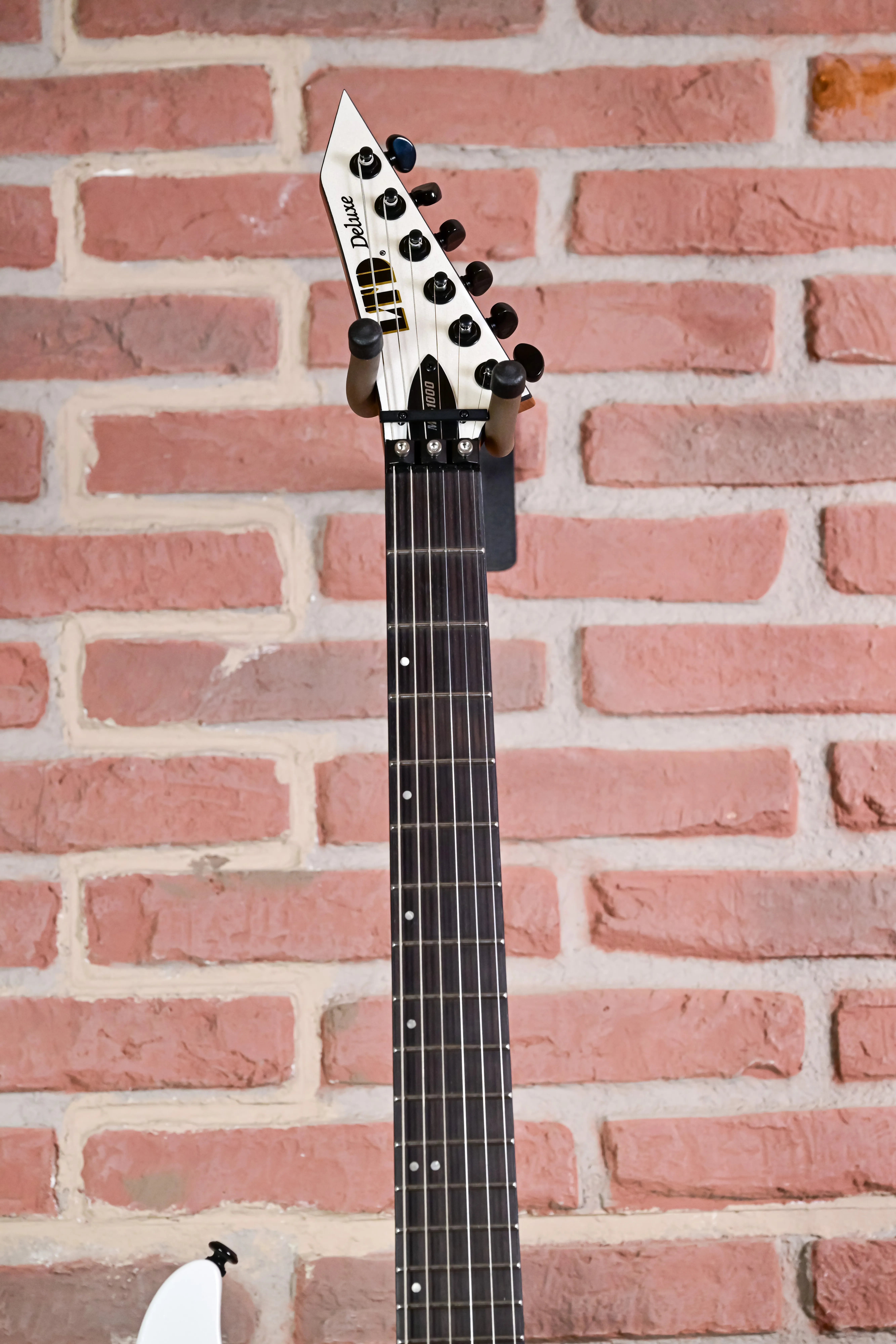 MV-1000 Maverick Pearl White E-Gitarre