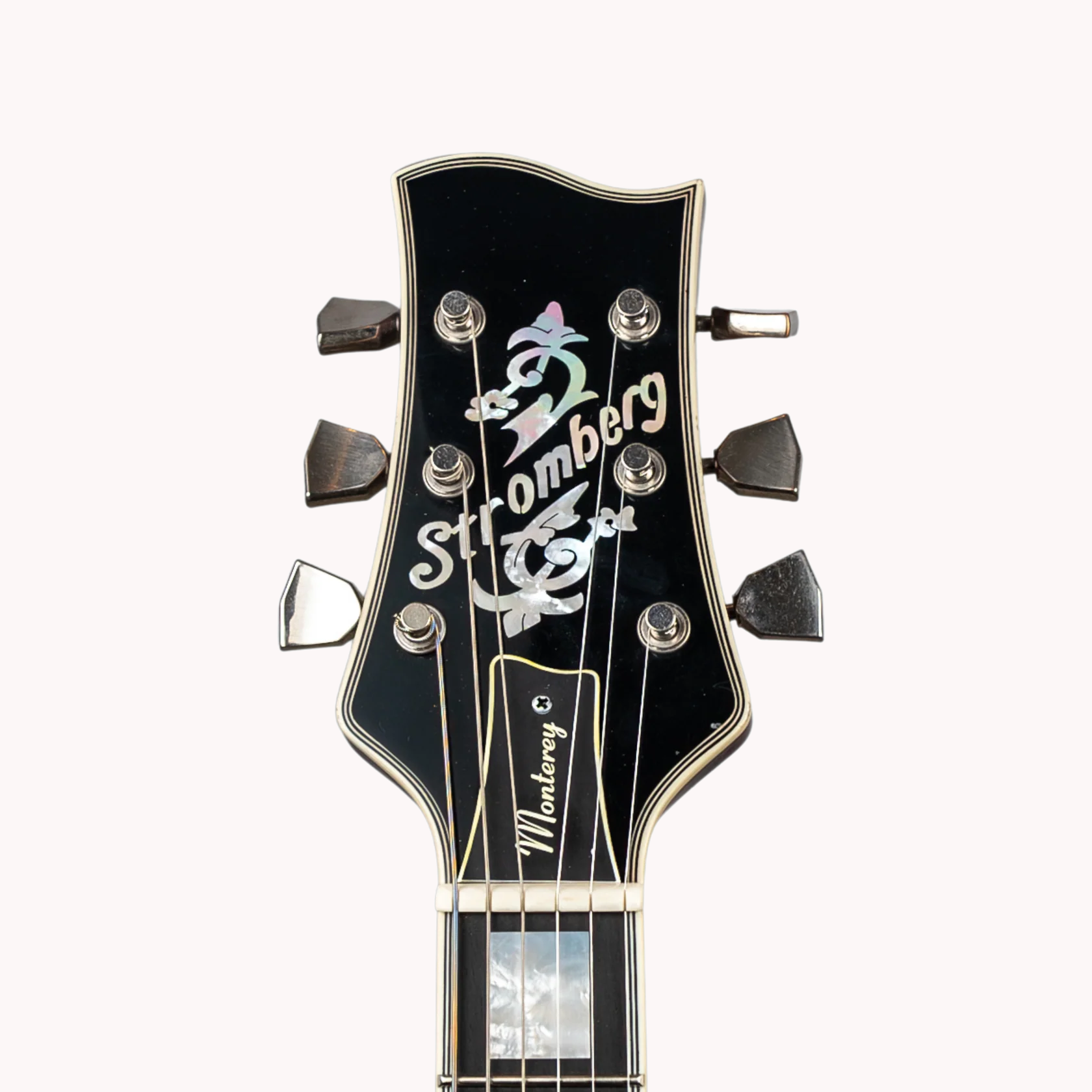 Monterey Bigsby NH Trans Red Aged