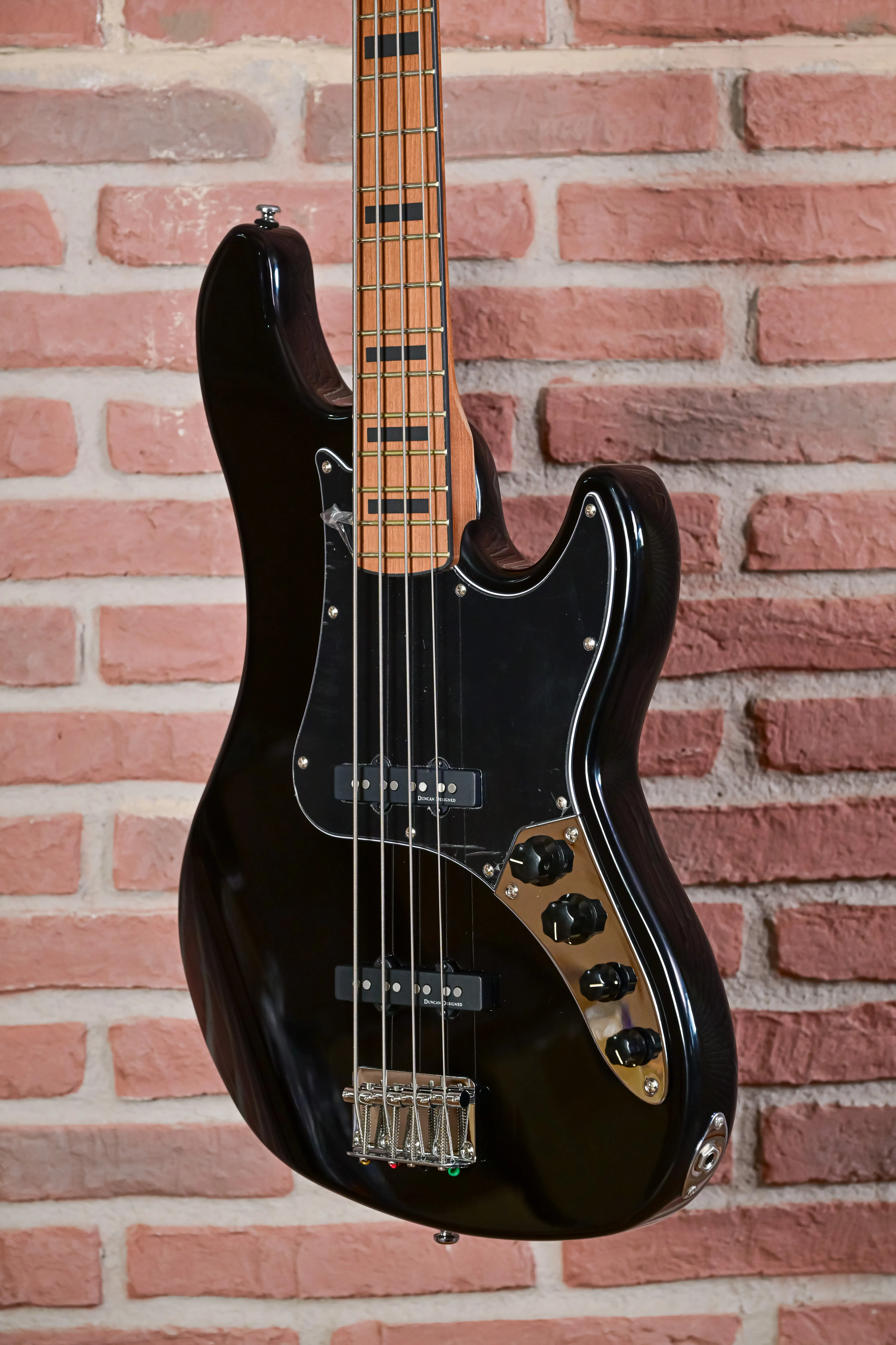 GB64JJ Bass Black