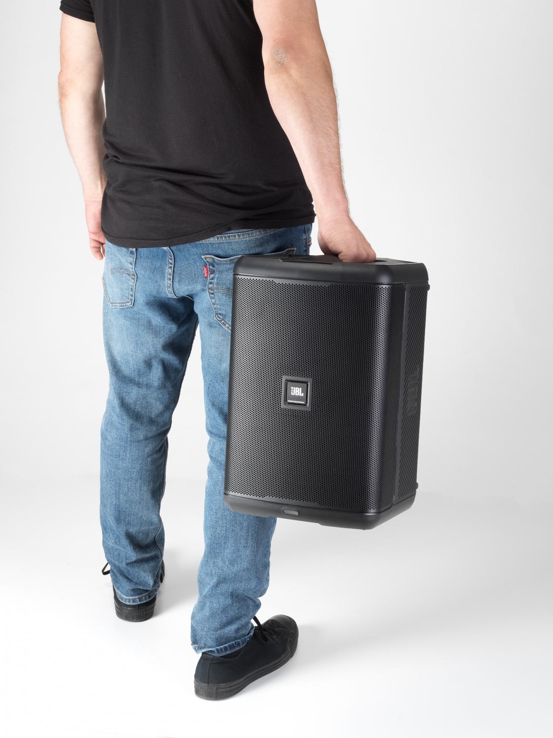 1036992_11 JBL EON ONE Compact ist ein ultra-kompakter Akku-Lautsprecher
