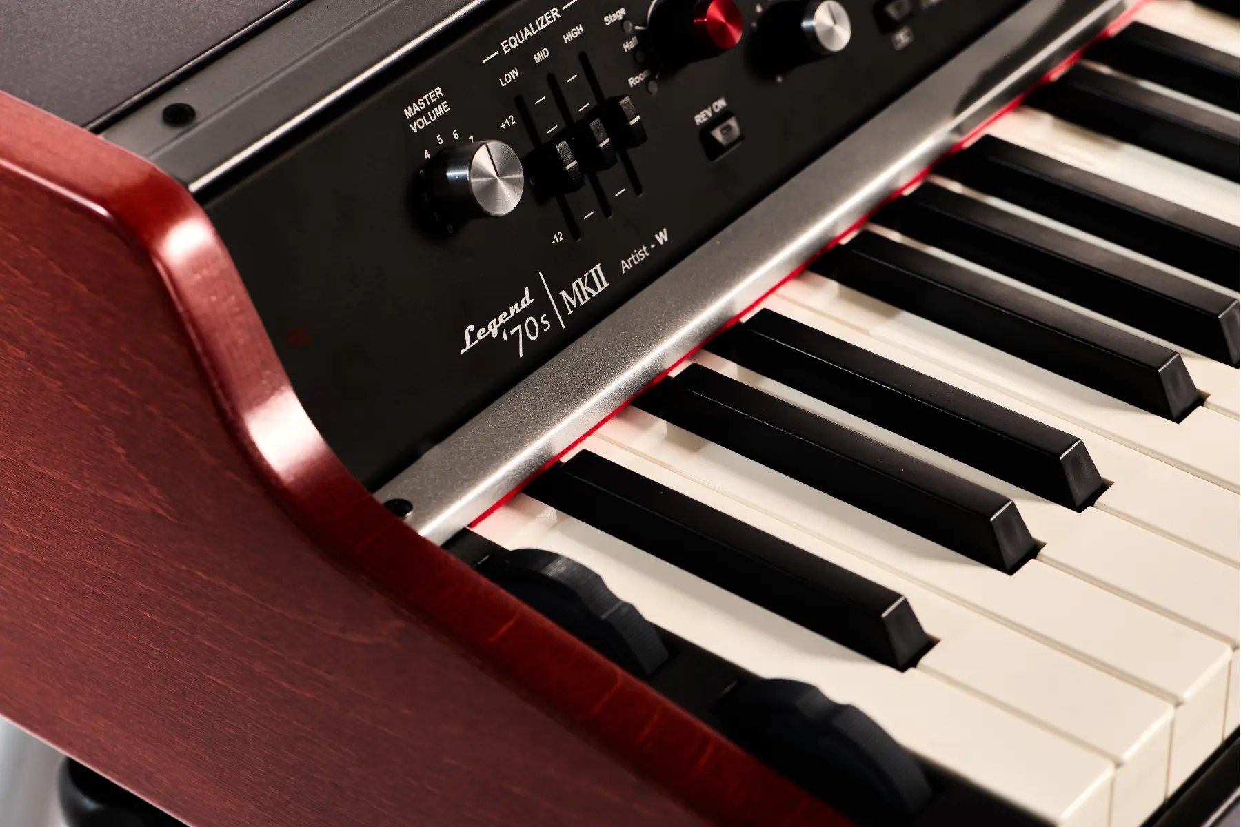 Legend '70s MKII Artist W
