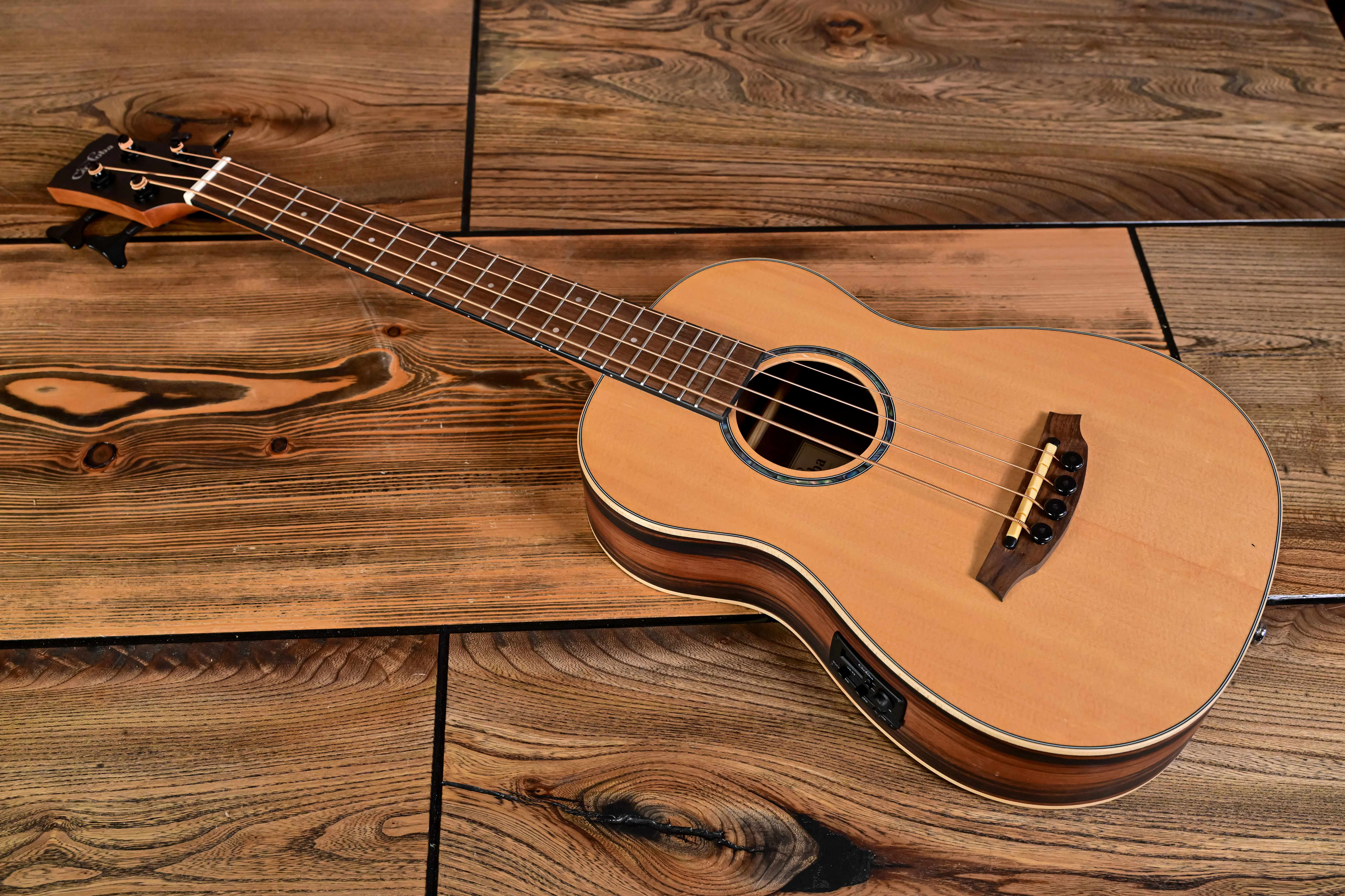 Mini II Bass EB-E (B-Stock)