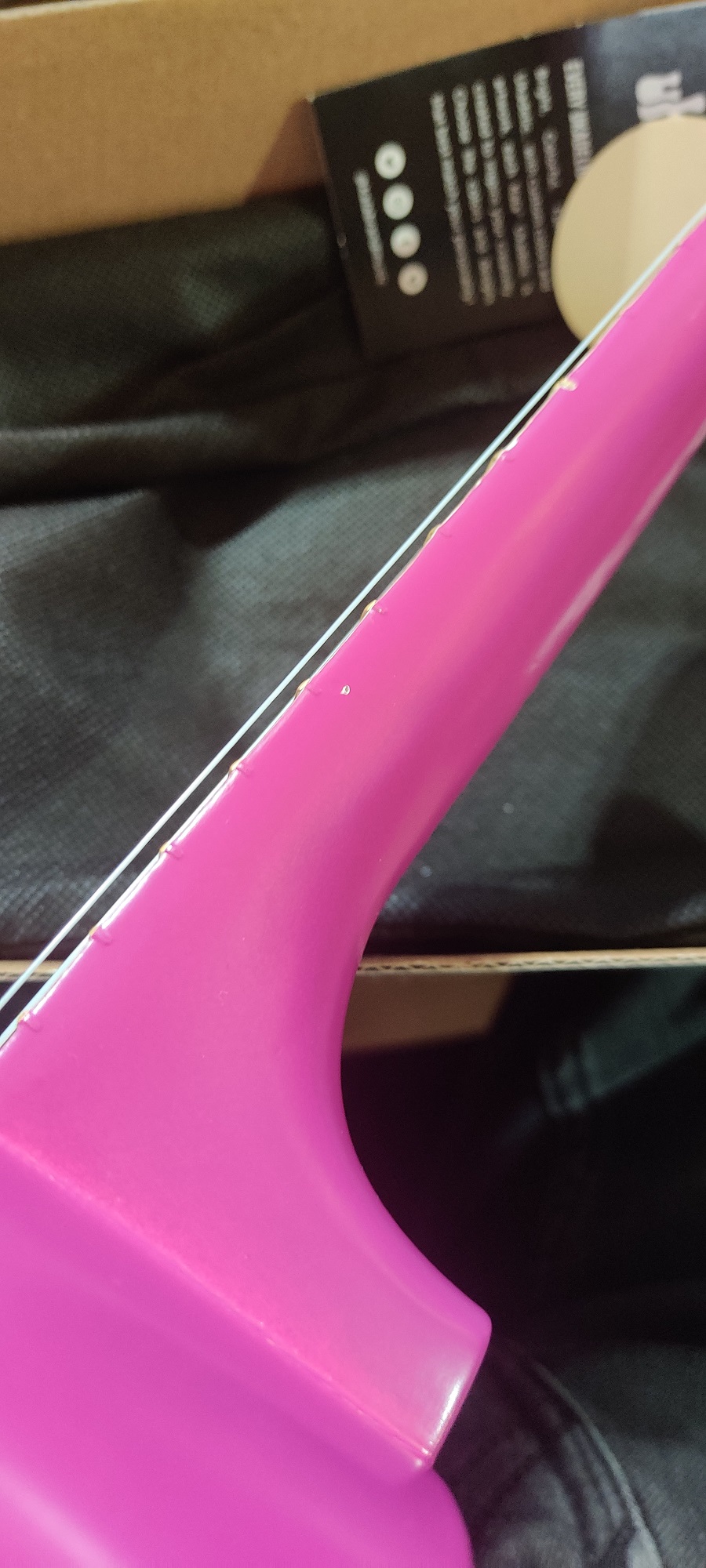 Ukadelic UK-DRAGONFRUIT - Dragon Fruit Soprano Ukulele, with Tote Bag "B-Stock"