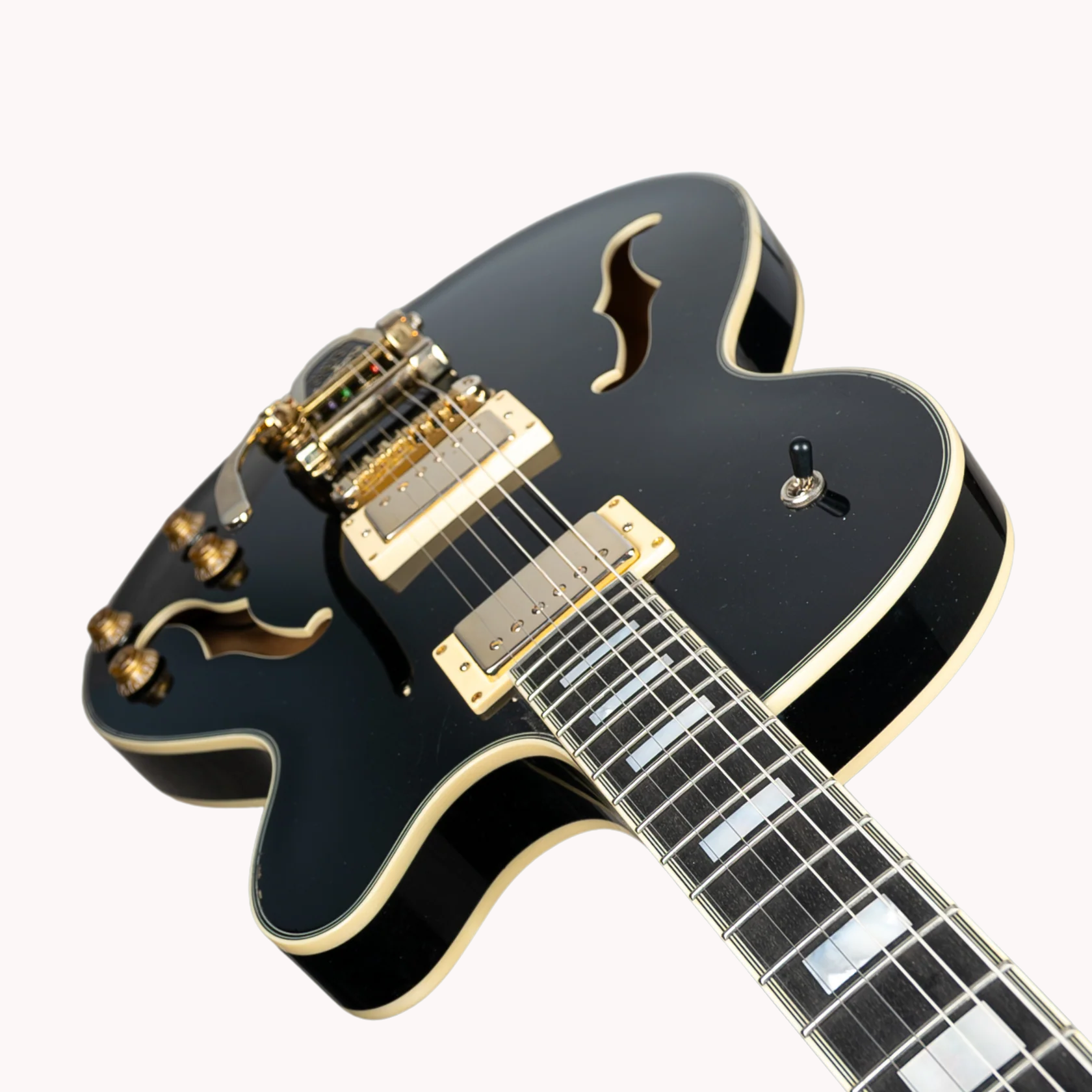 Monterey Bigsby GH Black Aged