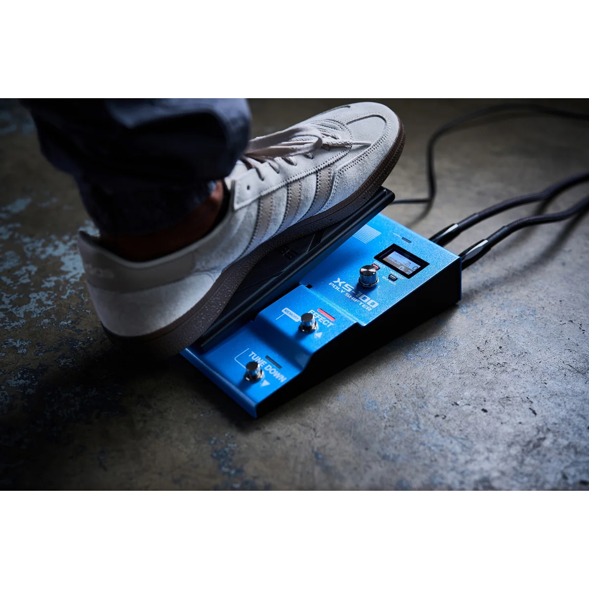 Nahaufnahme des integrierten Expression-Pedals beim Betätigen