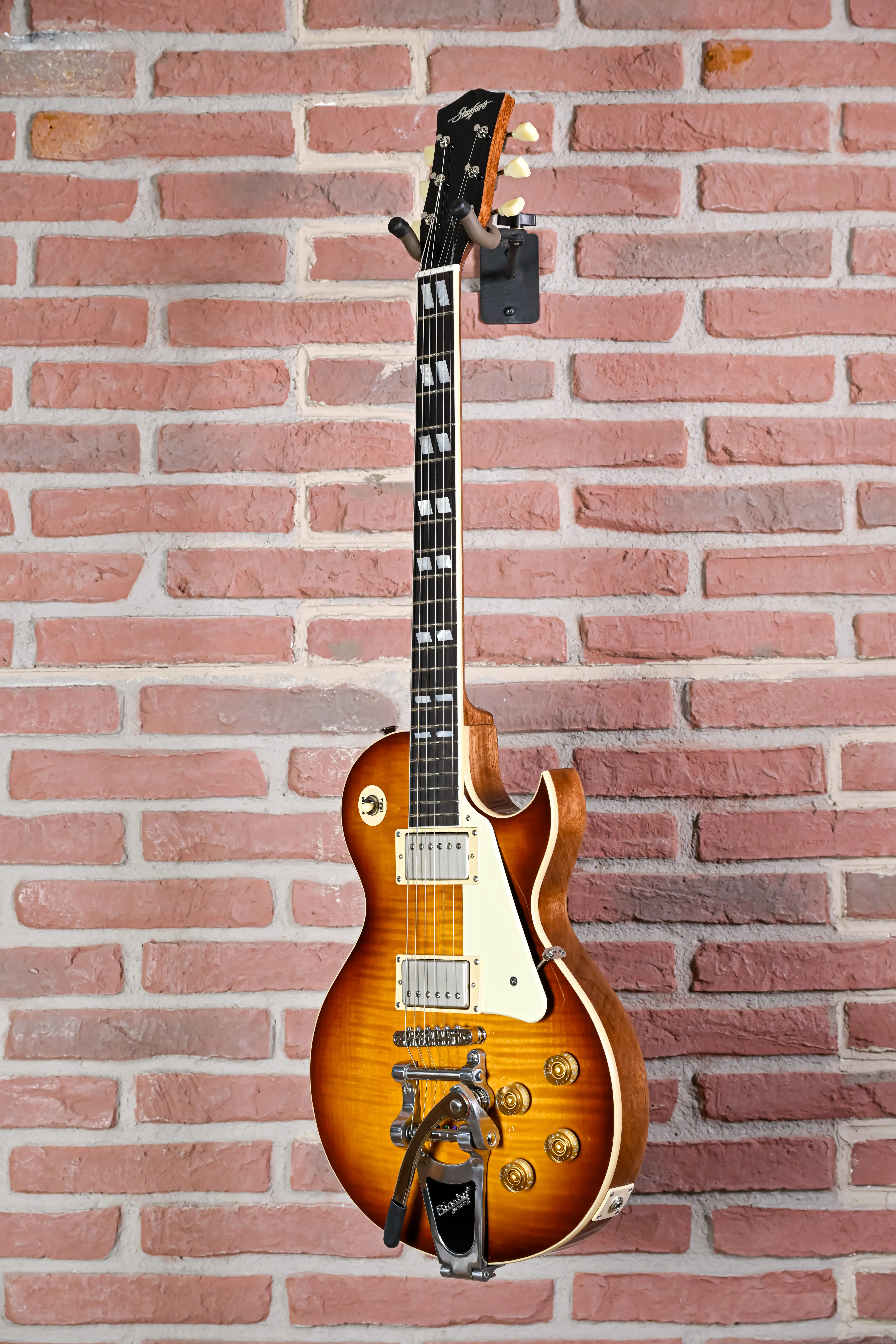 CR Fleetwood Amber Burst B7 Bigsby E-Gitarre