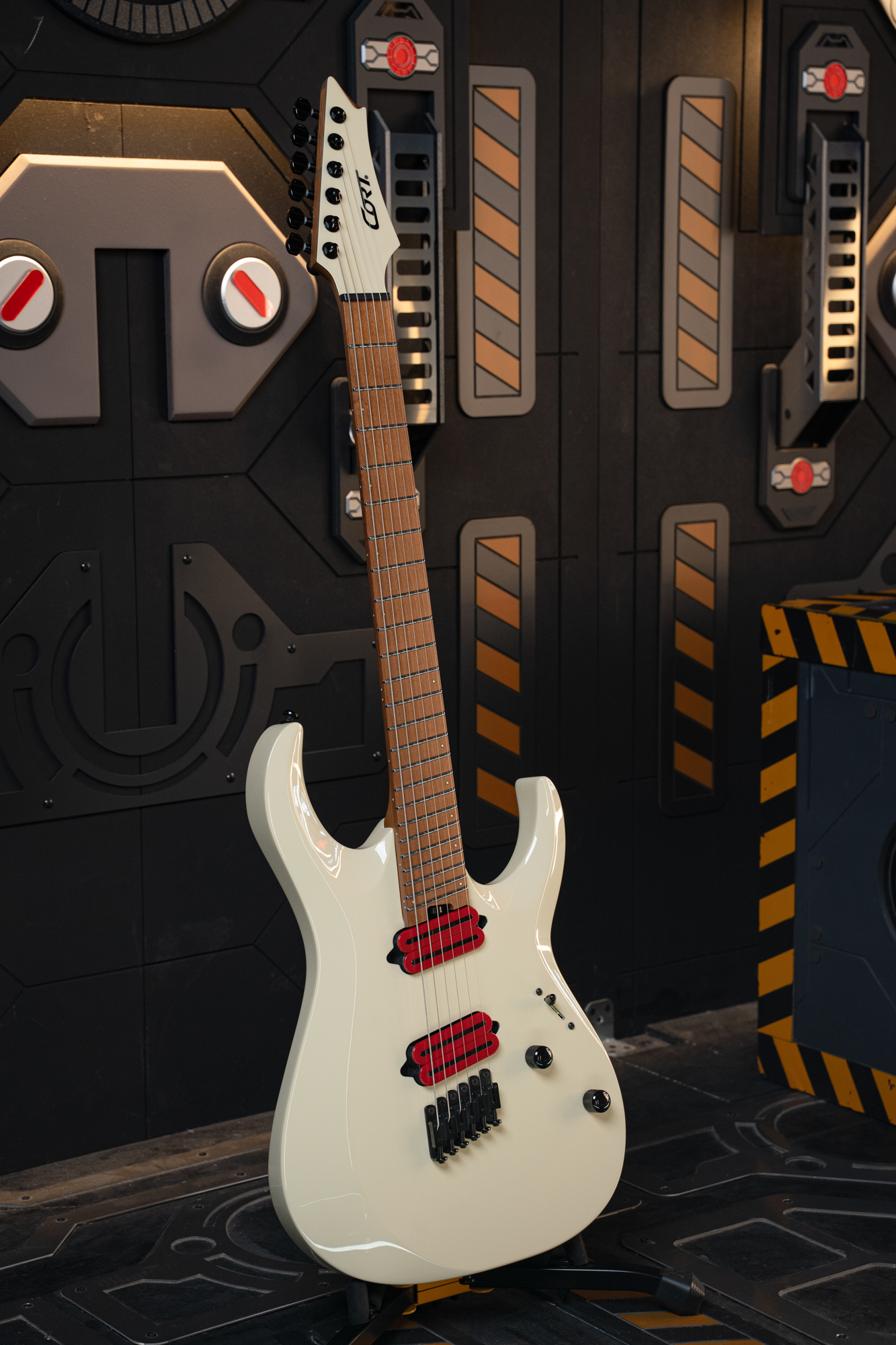 X-700 Mutility II E-Gitarre Military Beige