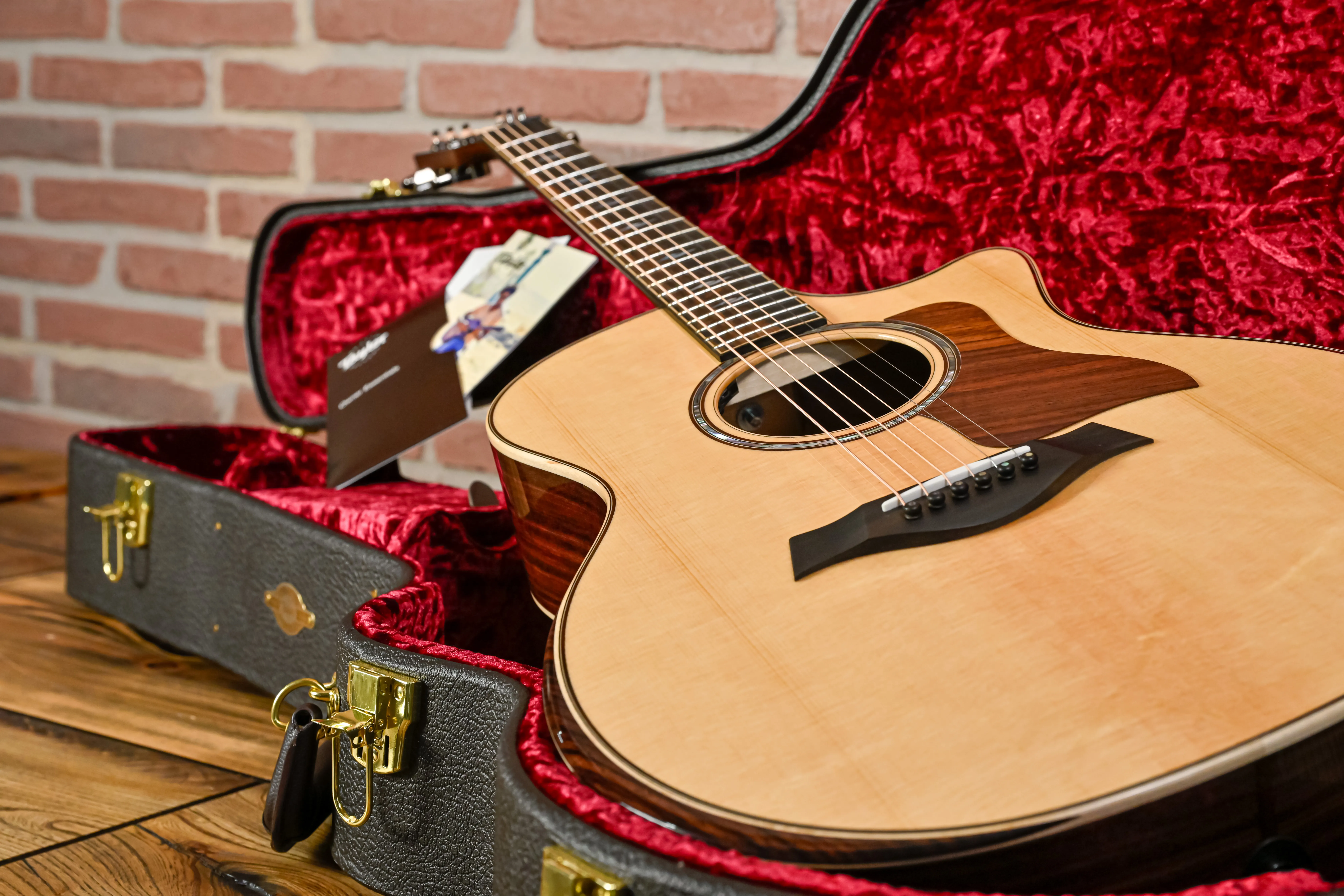 Taylor Next Generation 814ce Perspektive von hinten schräg