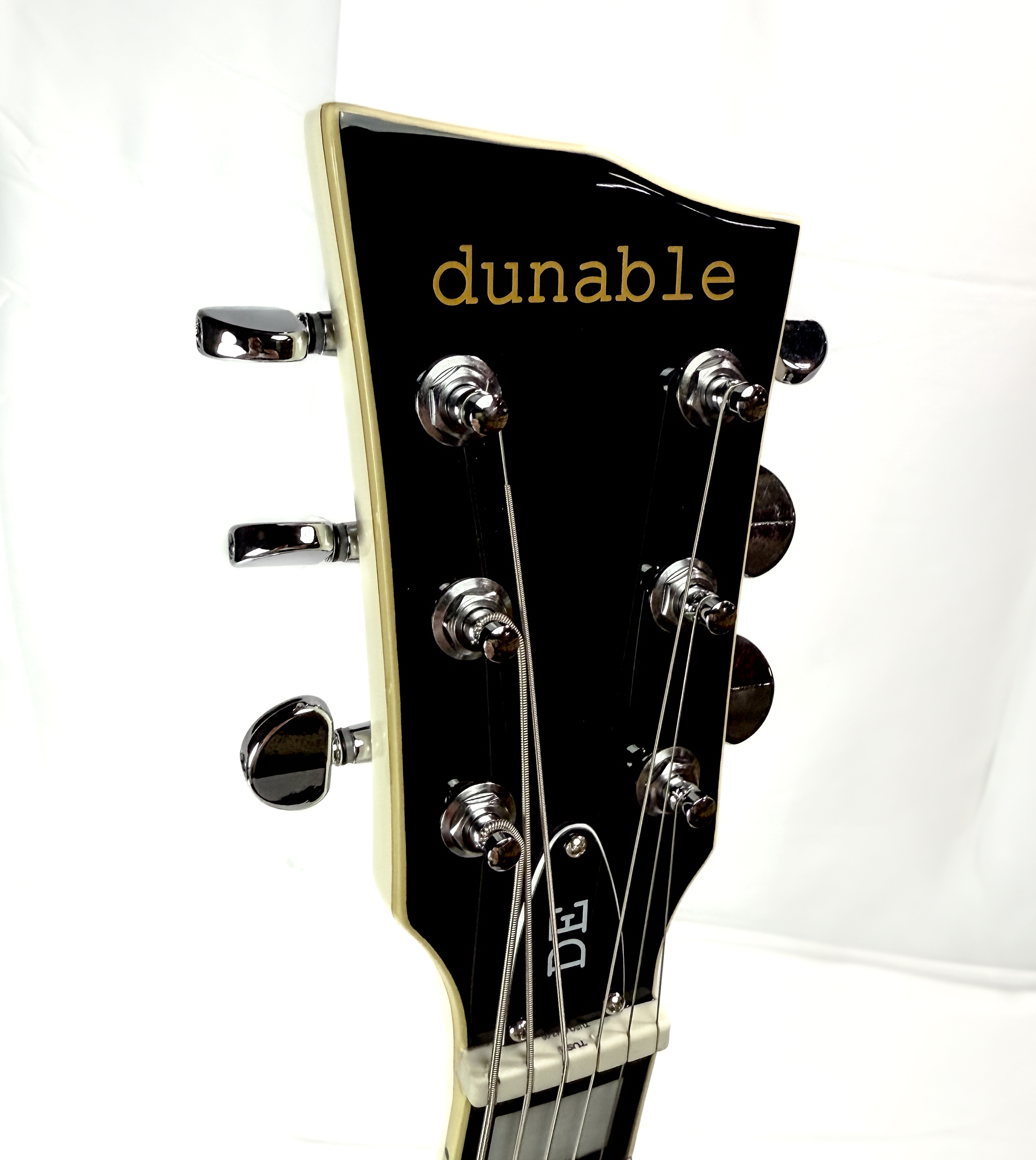 Gnarwhal DE Baritone – Vintage White Bigsby