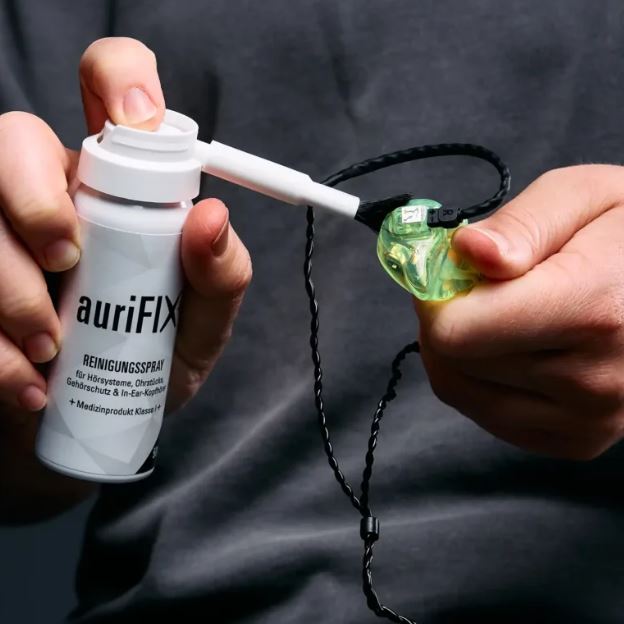 auriFIX Reinigungsspray für In-Ear Hörer mit kleiner Aufsatzbürste