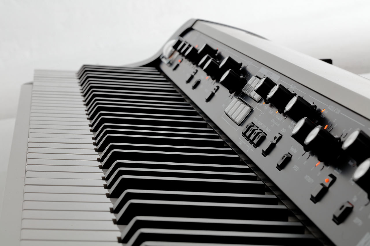 SV2-73S Stage Vintage Piano
