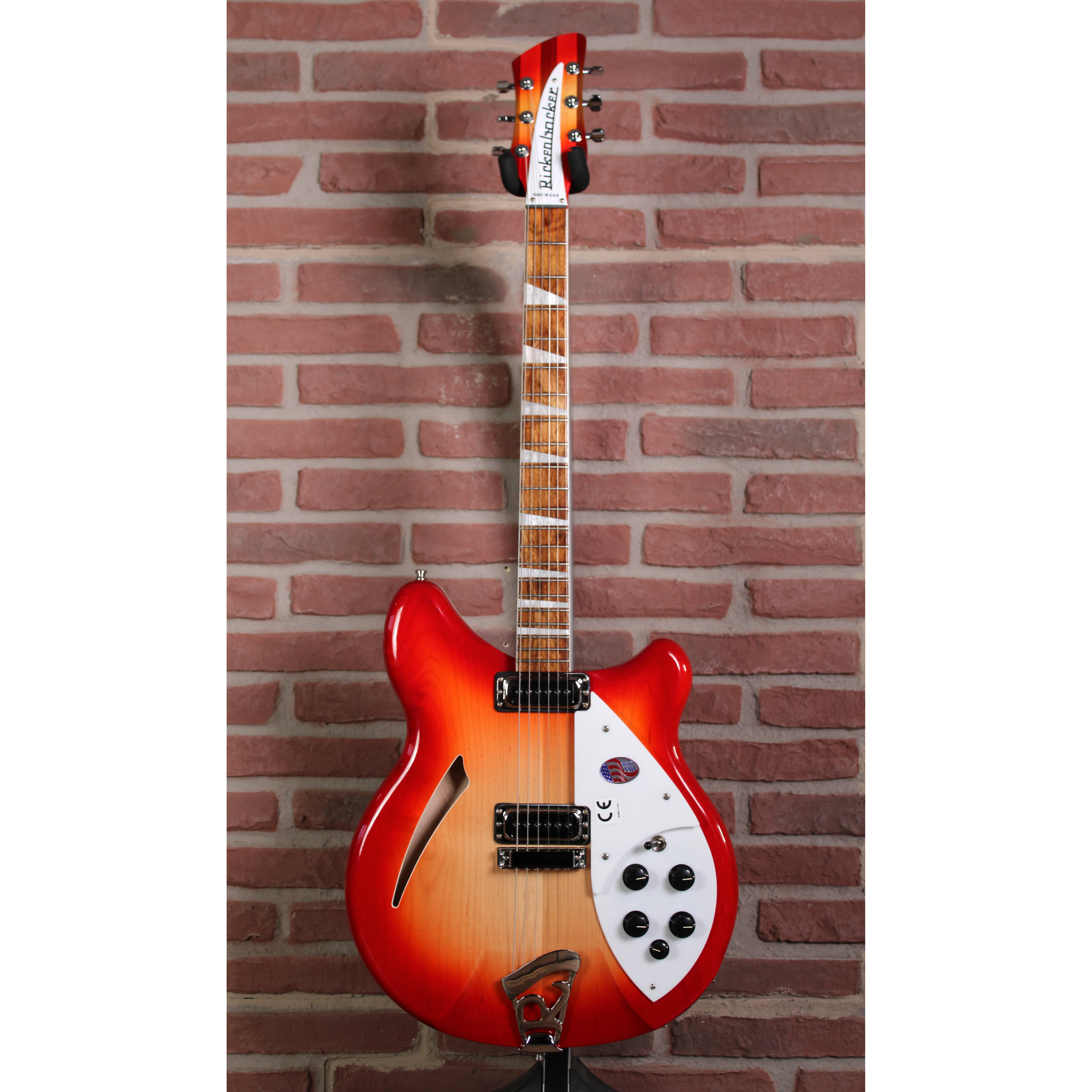Rickenbacker 360 Fireglo Vorderansicht