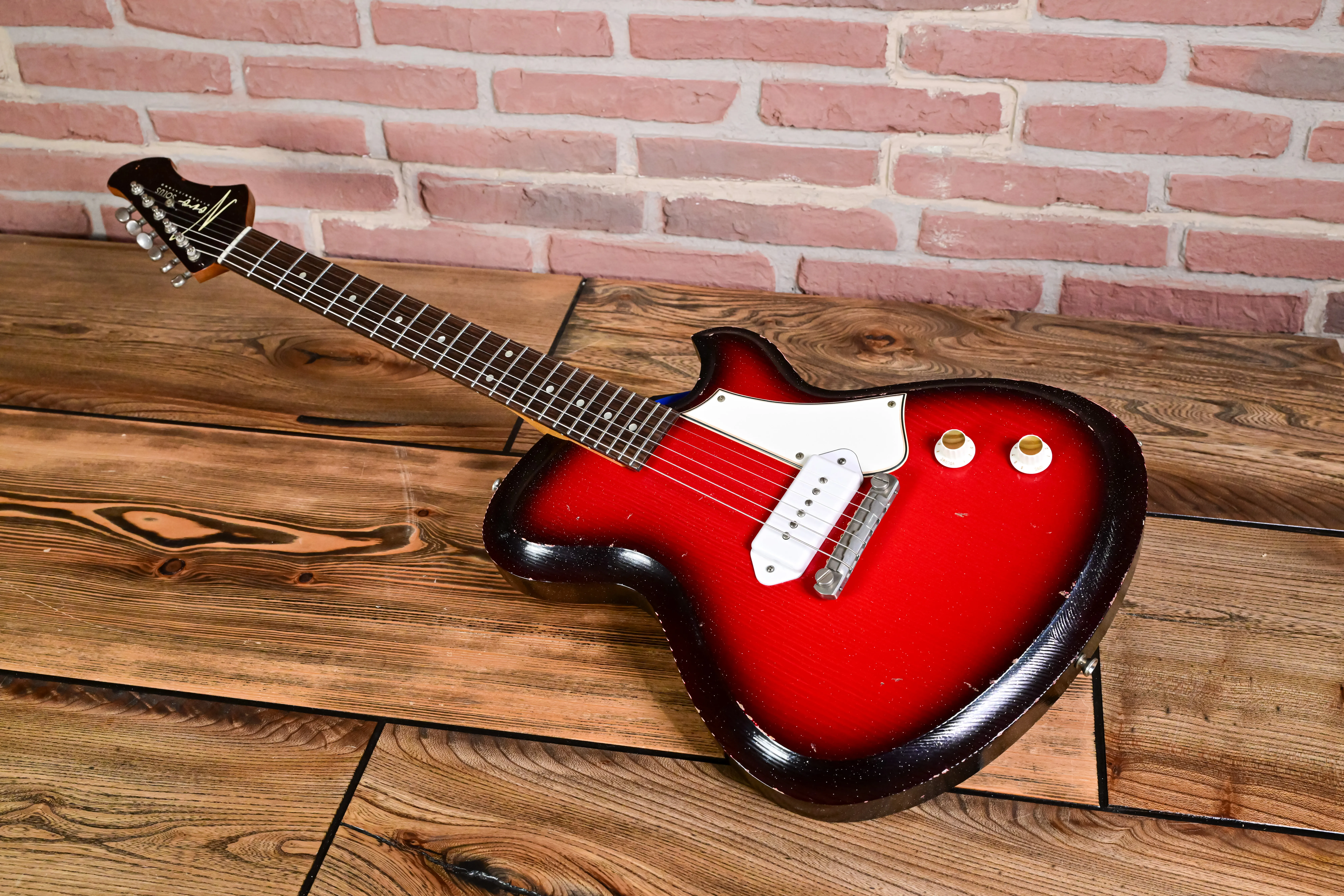 Solus M1 Silvertone Burst 3-Ply Parchment Light