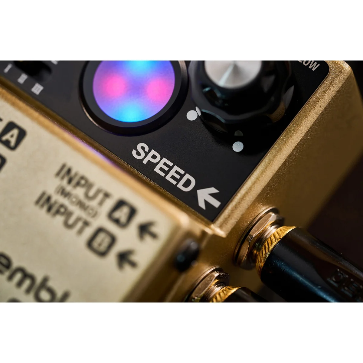 Nahaufnahme der Treble- und Bassrotor-LEDs am Boss RT-2