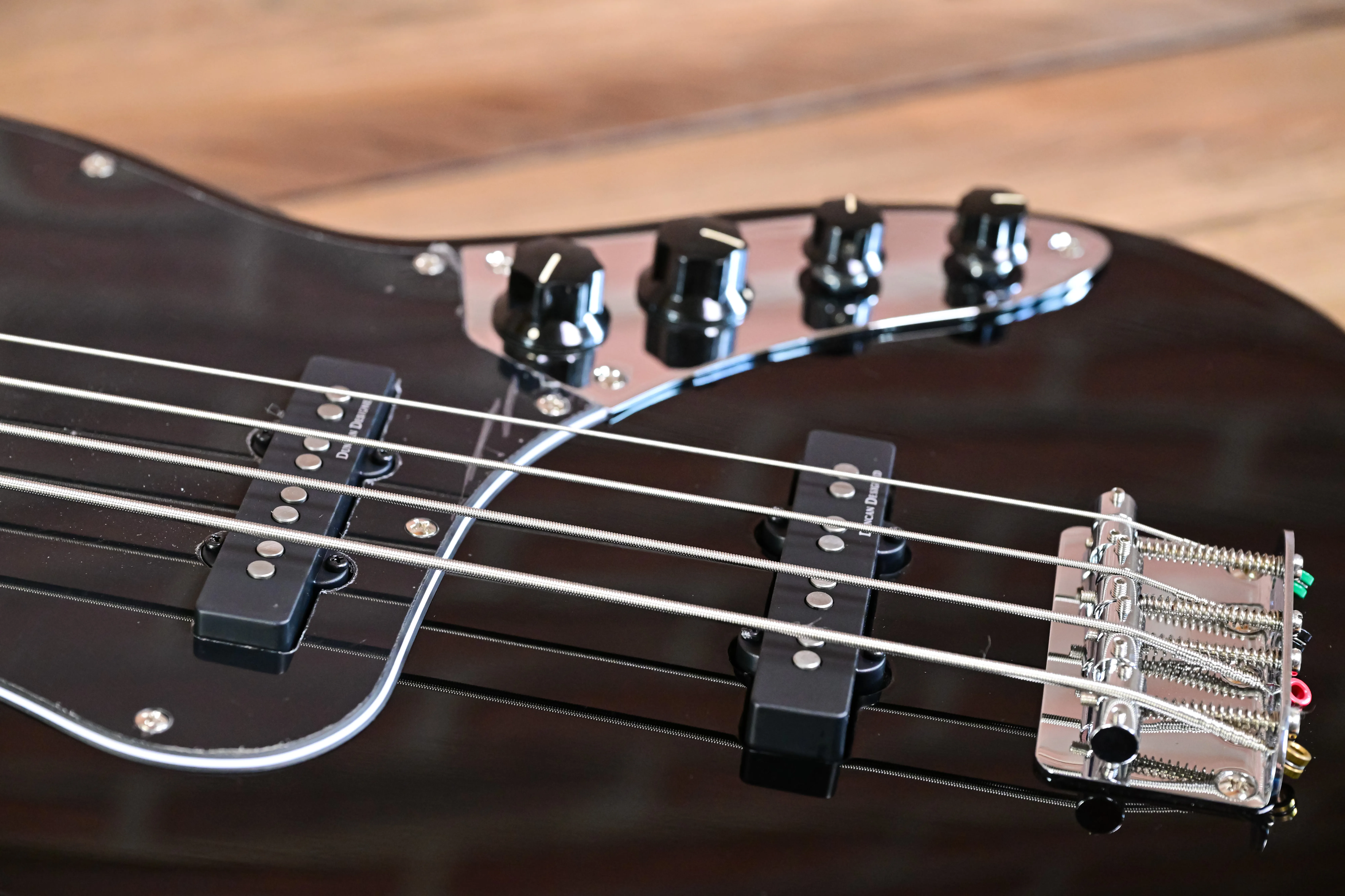GB64JJ Bass Black