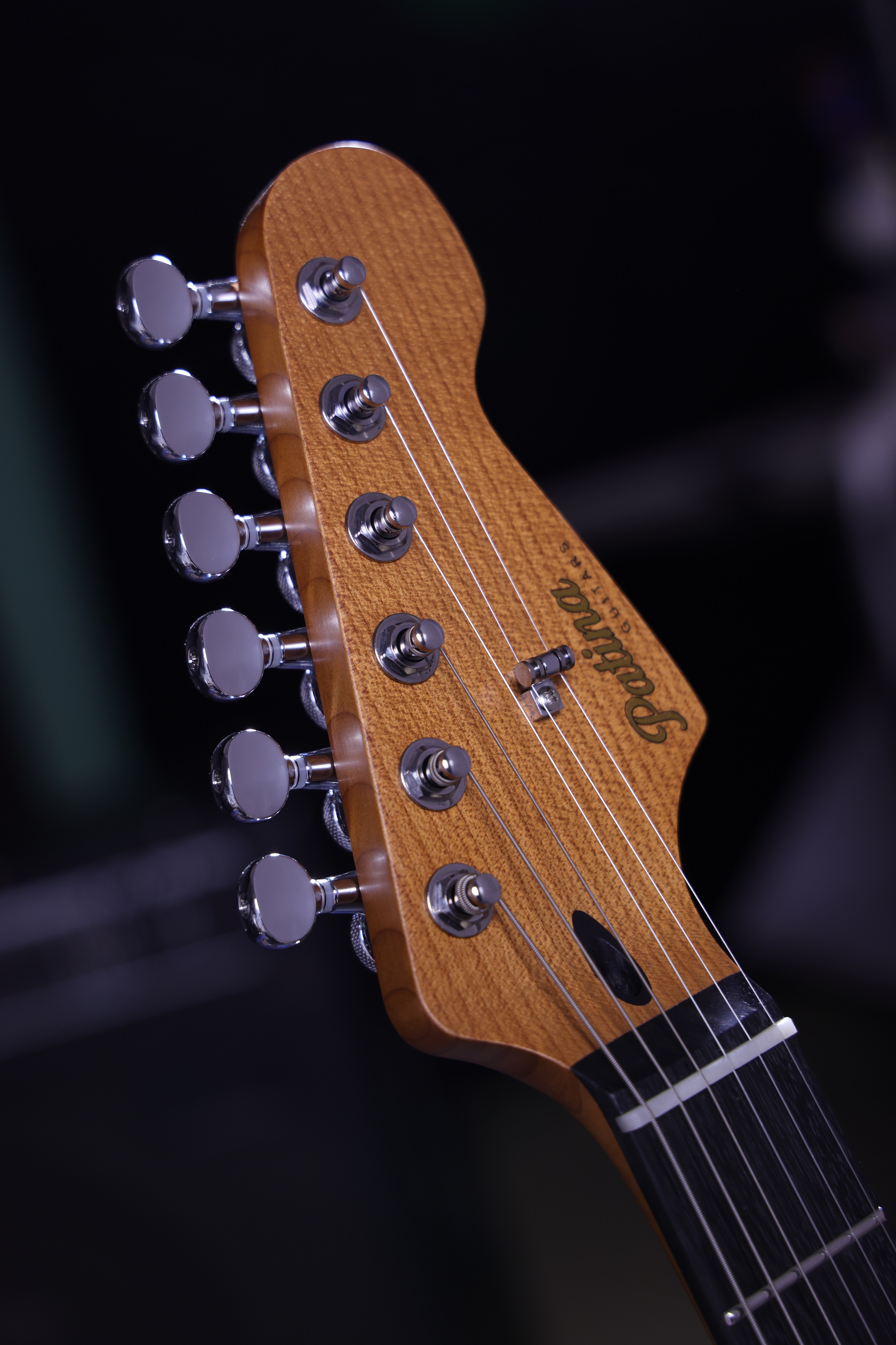 PT-6 OW R Olympic White  Relic