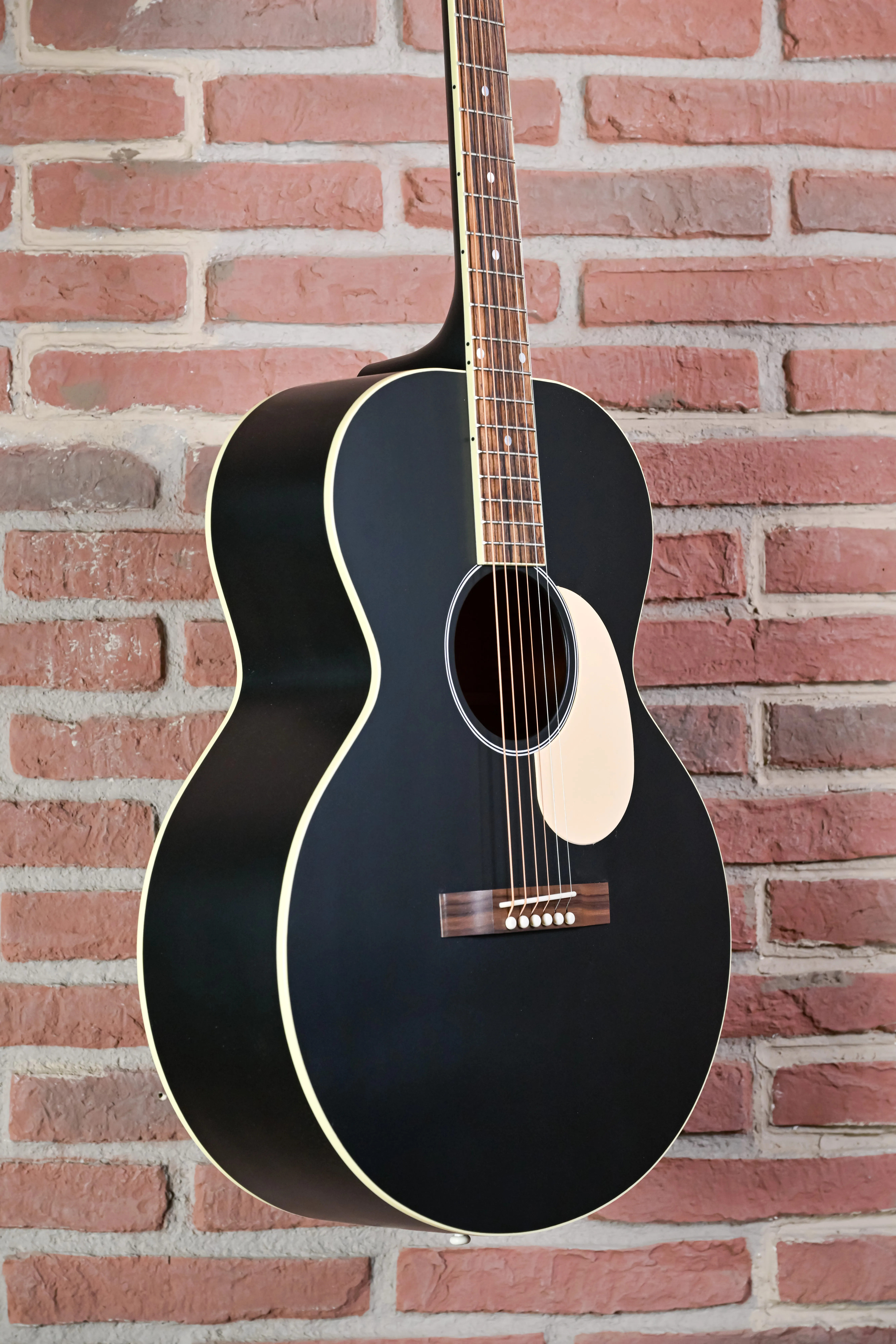 J-185 Century 12-Fret Ebony Westerngitarre