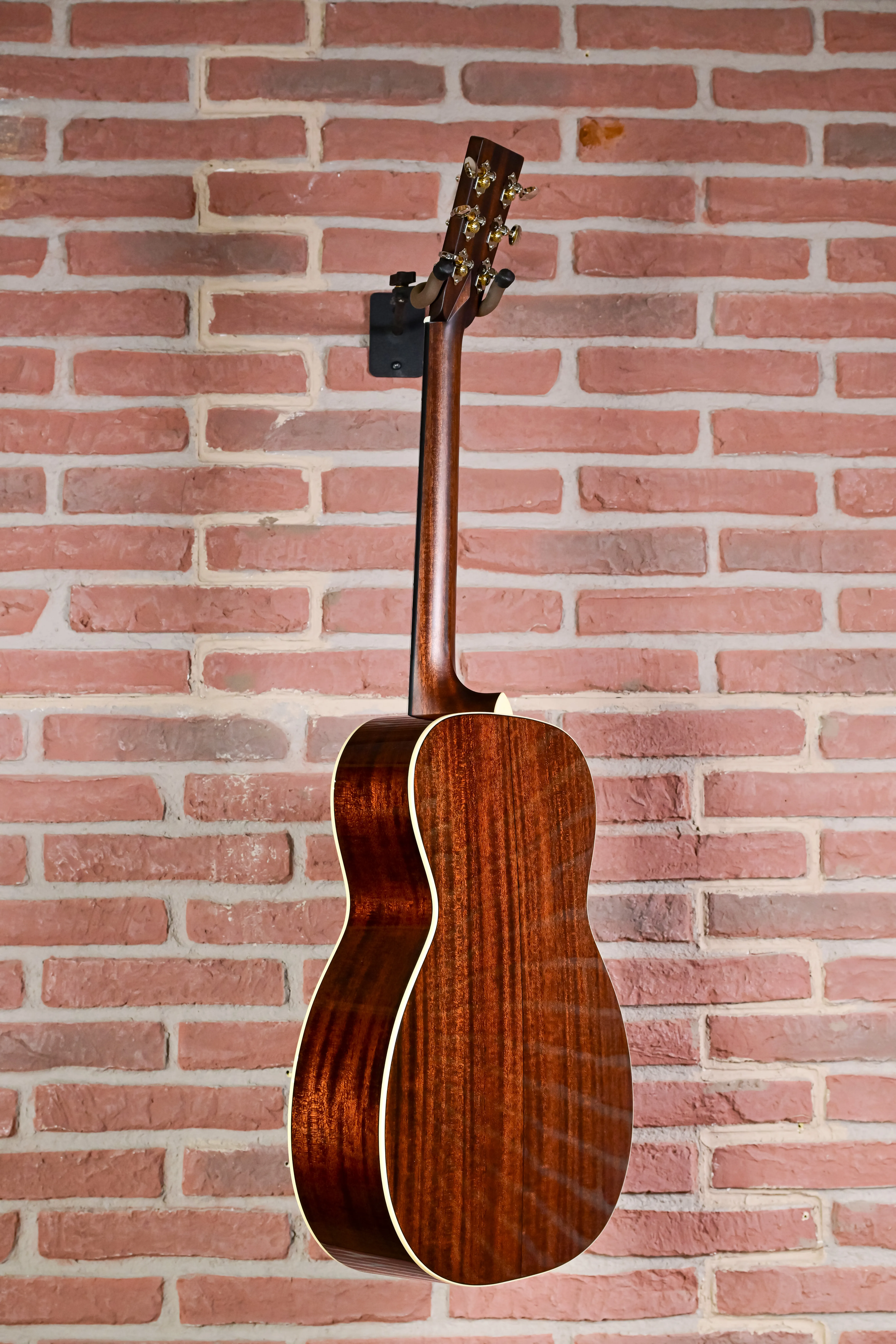 00-14 Hogtop Akustikgitarre All Mahogany