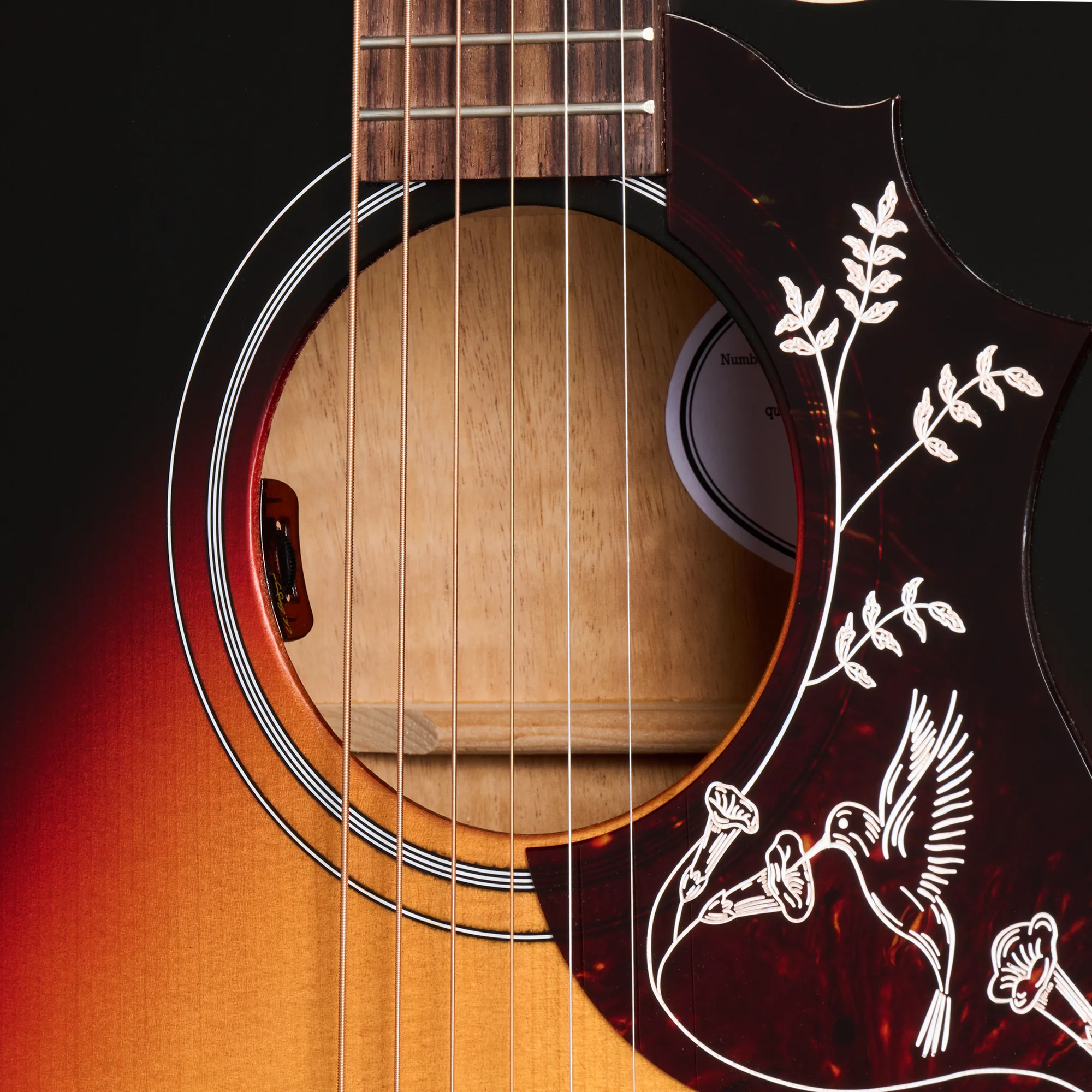 Hummingbird Studio EC Tri-Burst Satin (Versandrückläufer)