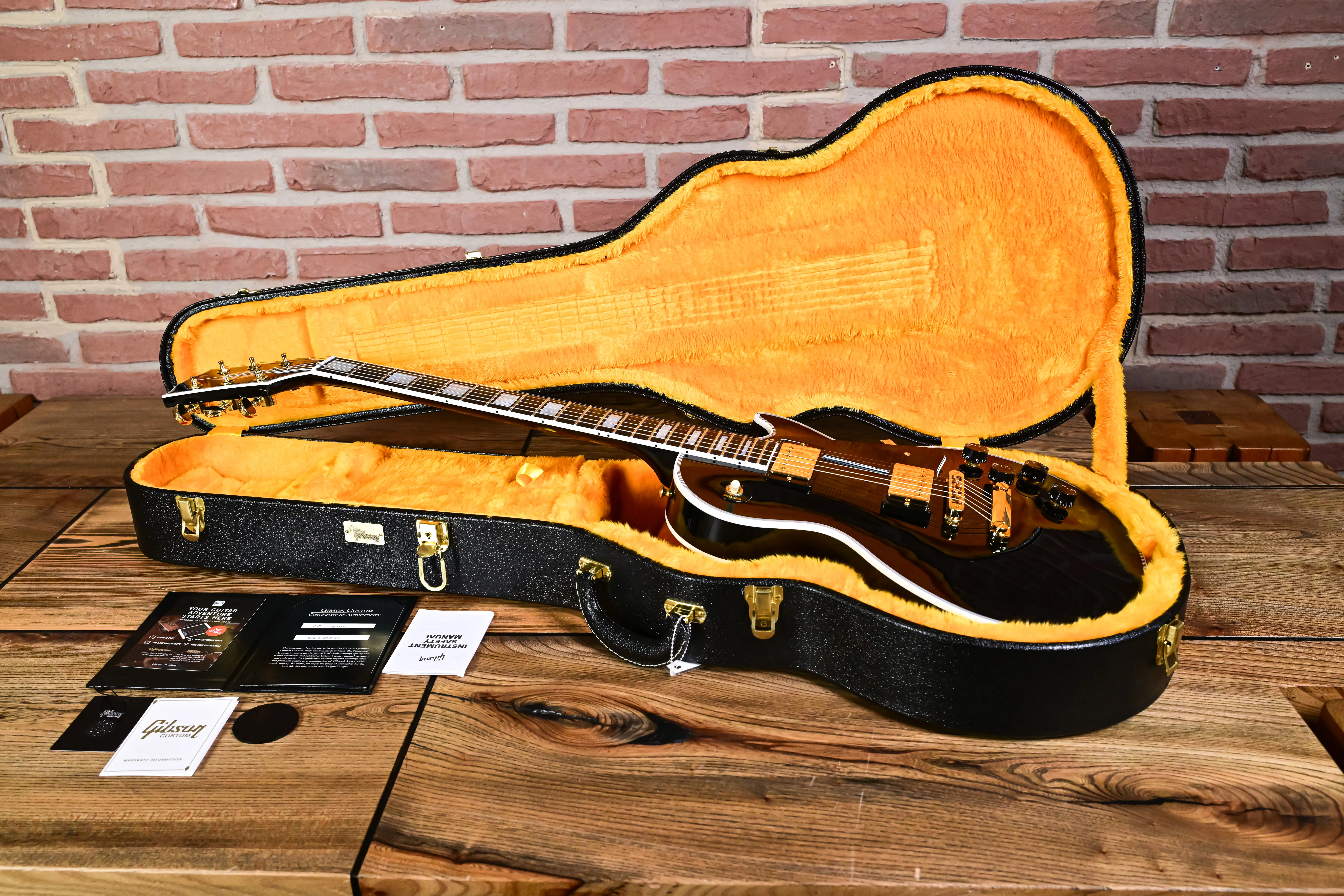 Les Paul Custom 25 1/2 Scale Ebony Gloss Gold Hardware