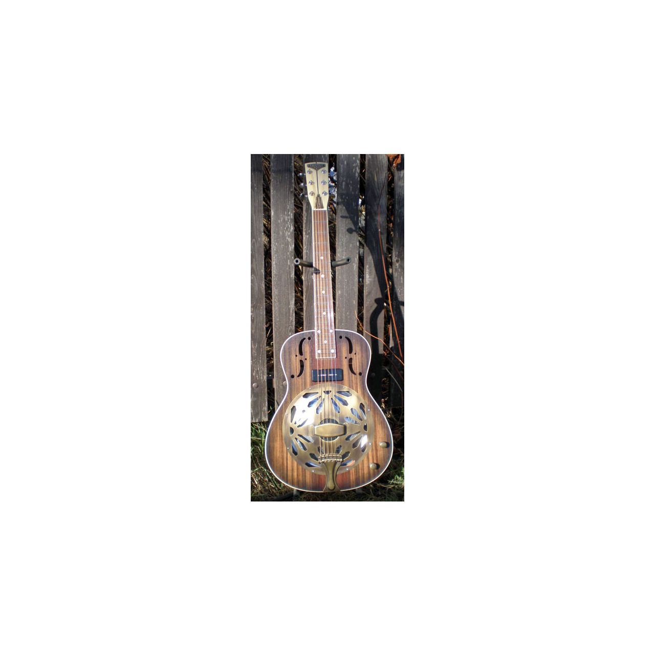 Duotone Resonator E-Akustikgitarre in Tobacco Satin