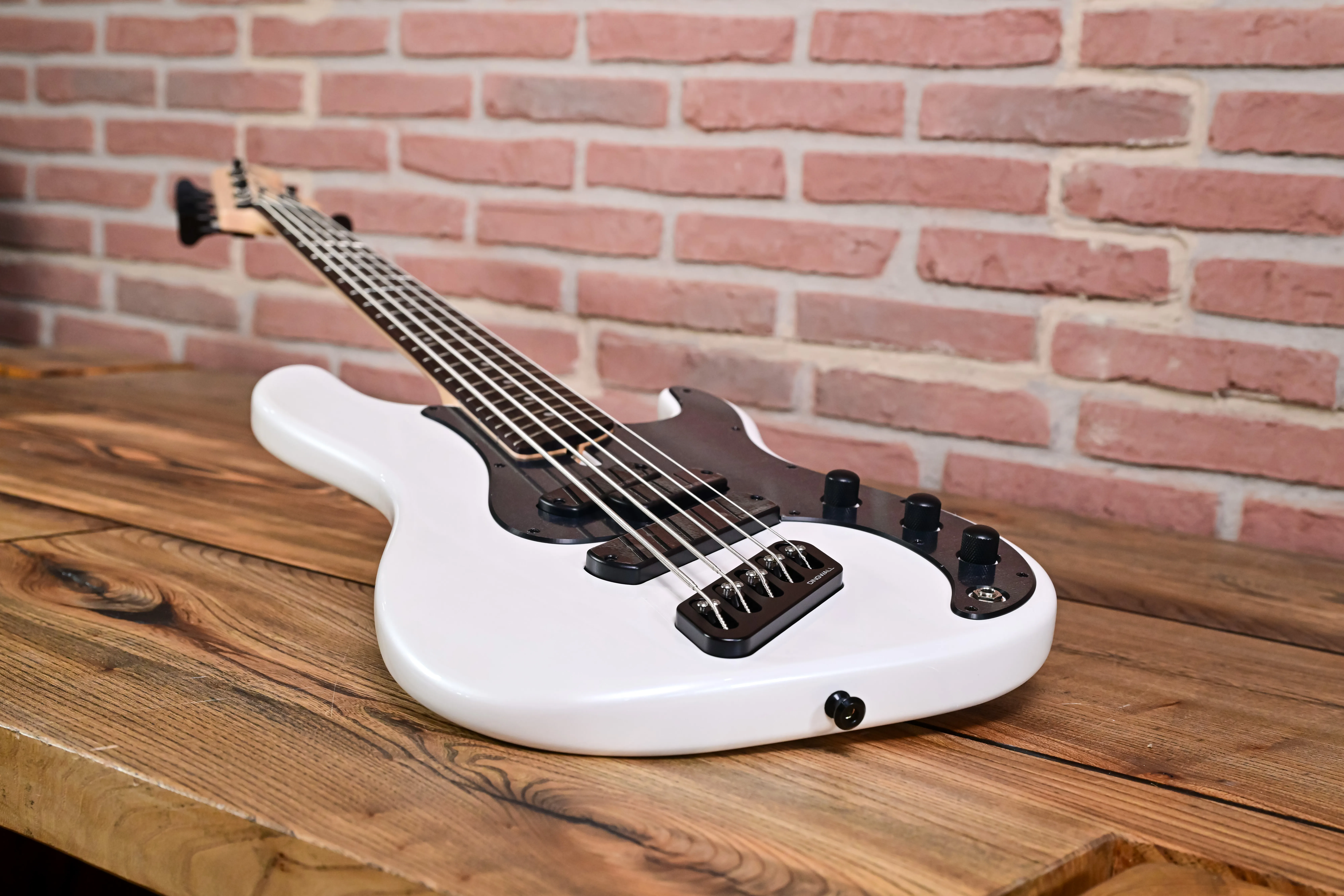 SP1 5-string Bass Ducati  Pearl White Matte
